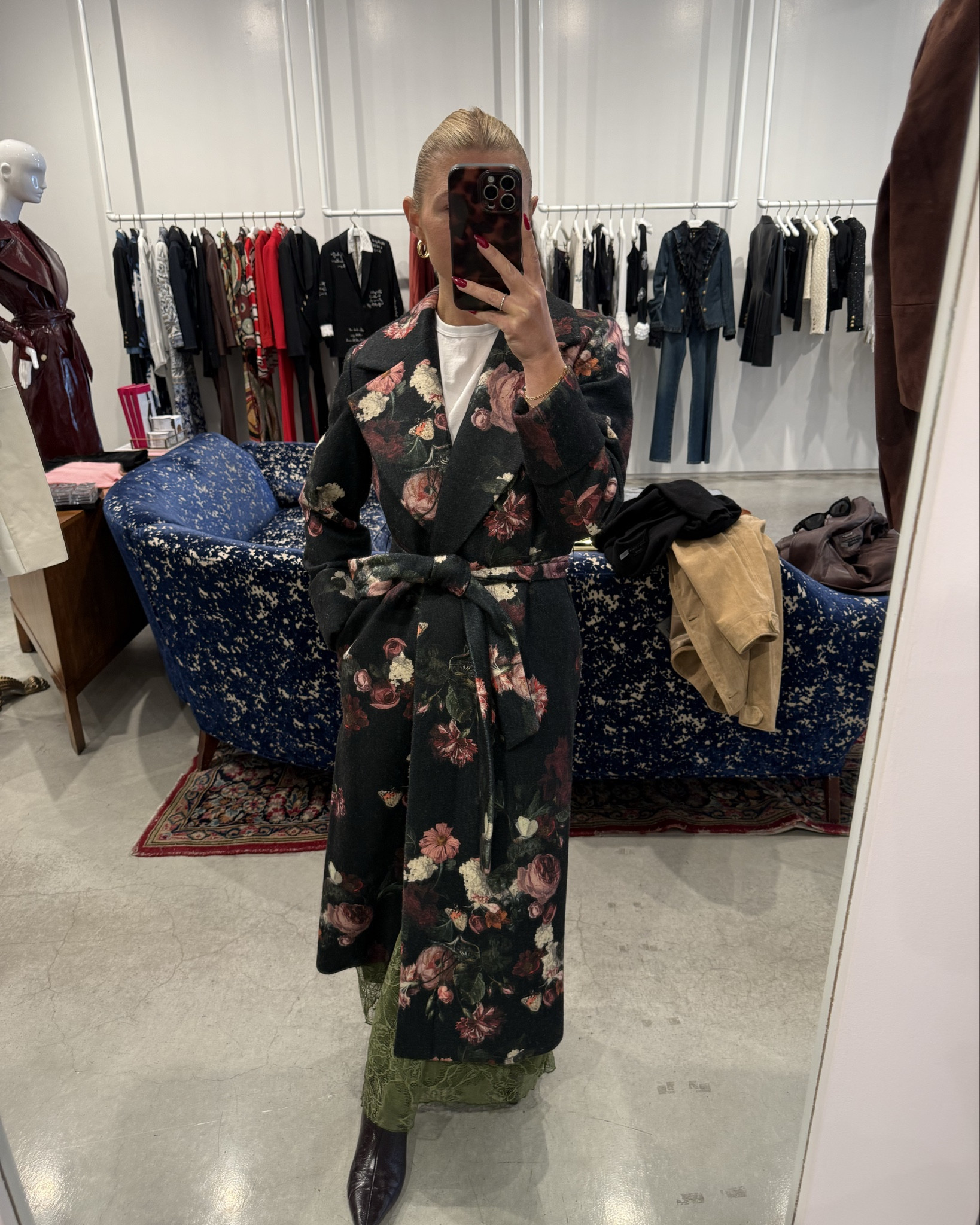 Alice + Olivia store try-on haul 🤪

#LTKParties #LTKSeasonal #LTKHoliday