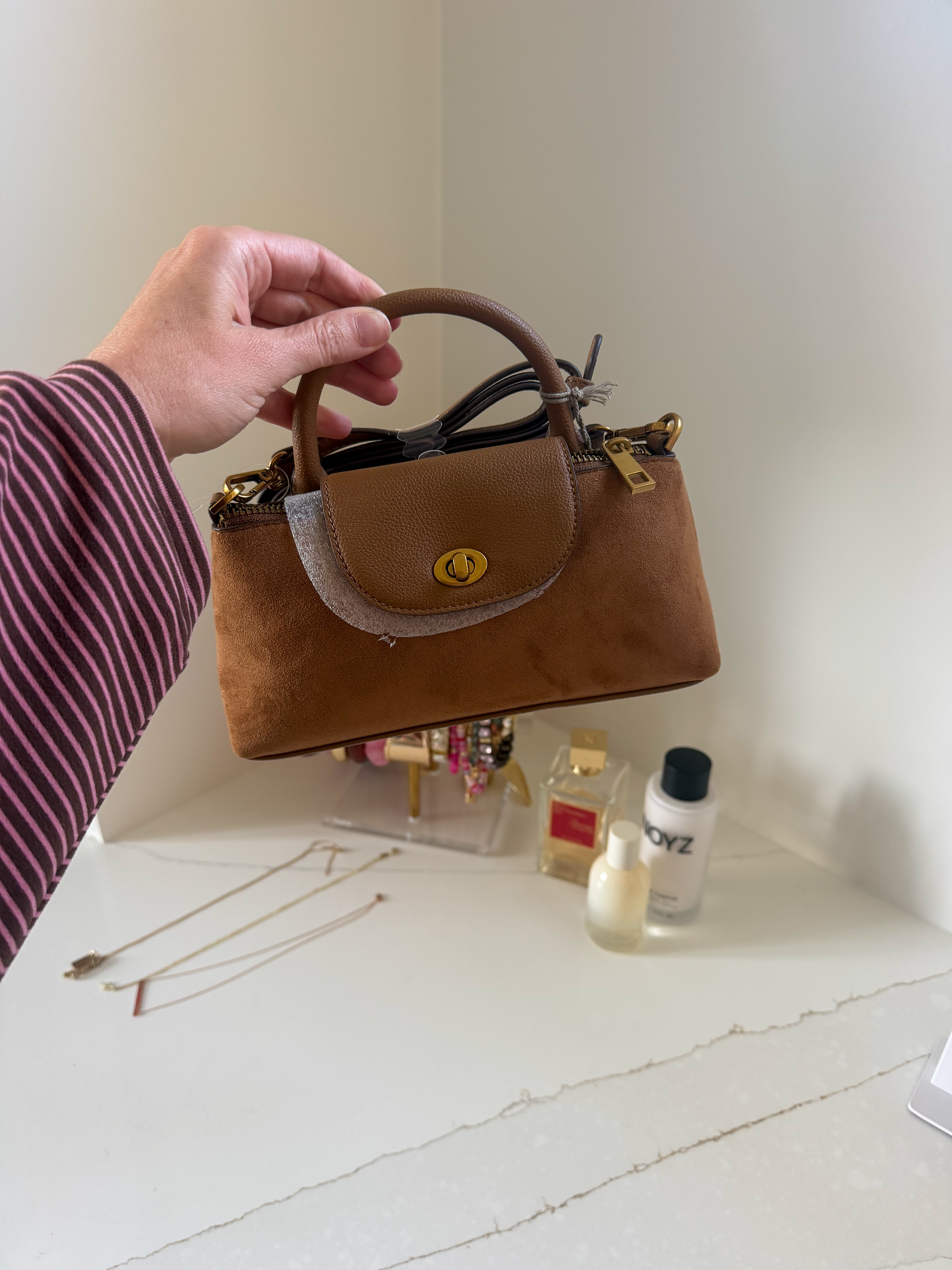 cute new crossbody suede purse from target! $22 and comes in two other colors! 

 

 #LTKgrwm #LTKootd #LTKSeasonal