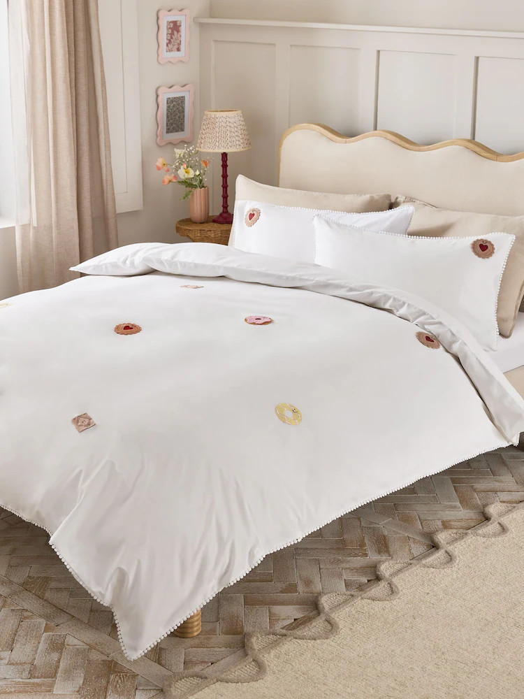 White Crochet Biscuits Cotton Duvet Cover and Pillowcase Set | Next EU