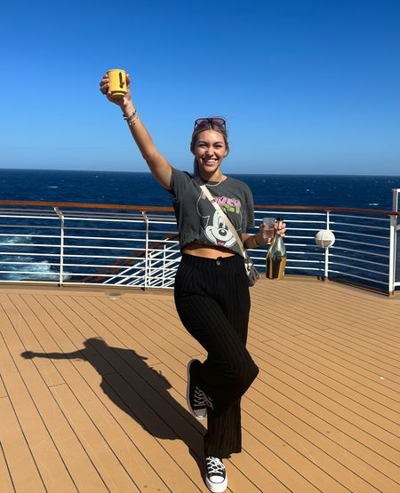 Casual fashion inspo Disney cruise 

#LTKfindsunder100 #LTKfindsunder50 #LTKstyletip