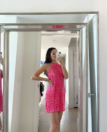 This is the perfect spring summer dress to hide a bloated belly hehe! This kind of material does not wrinkle btw so great for traveling. Super stretchy too. Wearing XS

#LTKSeasonal #LTKfindsunder100