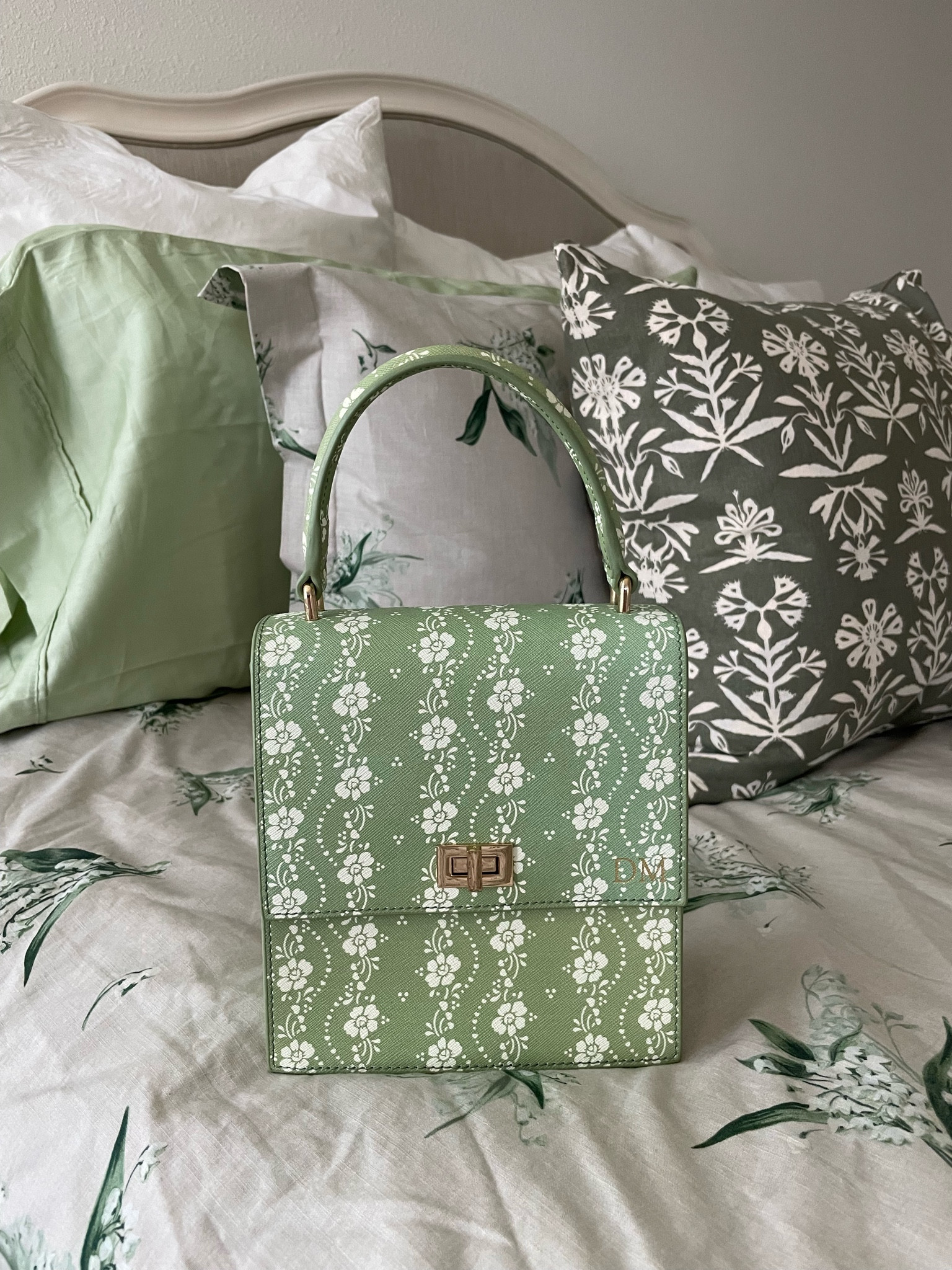 Neely & Chloe mini lady purse. The perfect bag to fit all the essentials. Top handle purse  

#LTKitbag