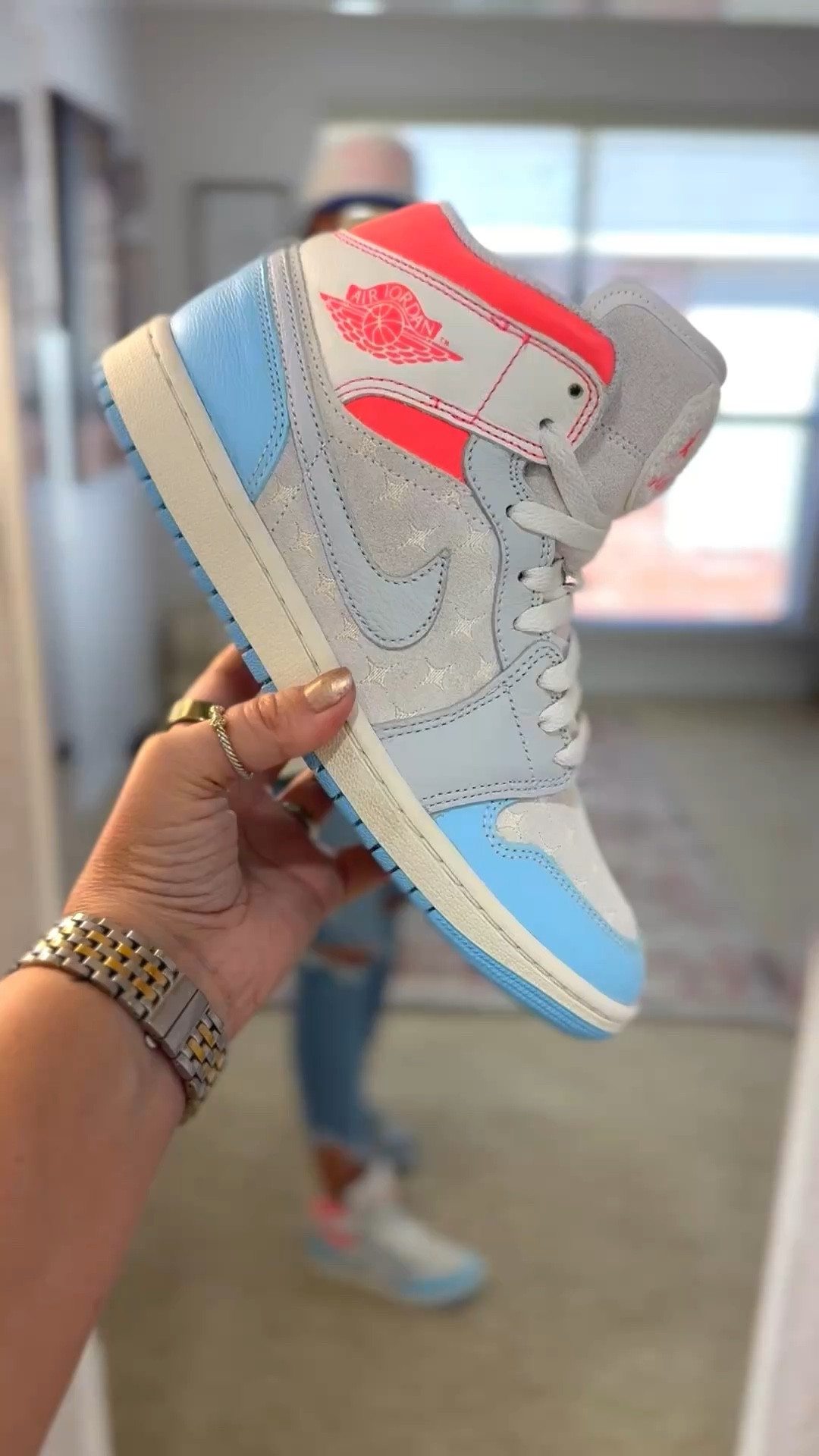 New J’s with stars 👟✨🤩 and such a fun color combo!
