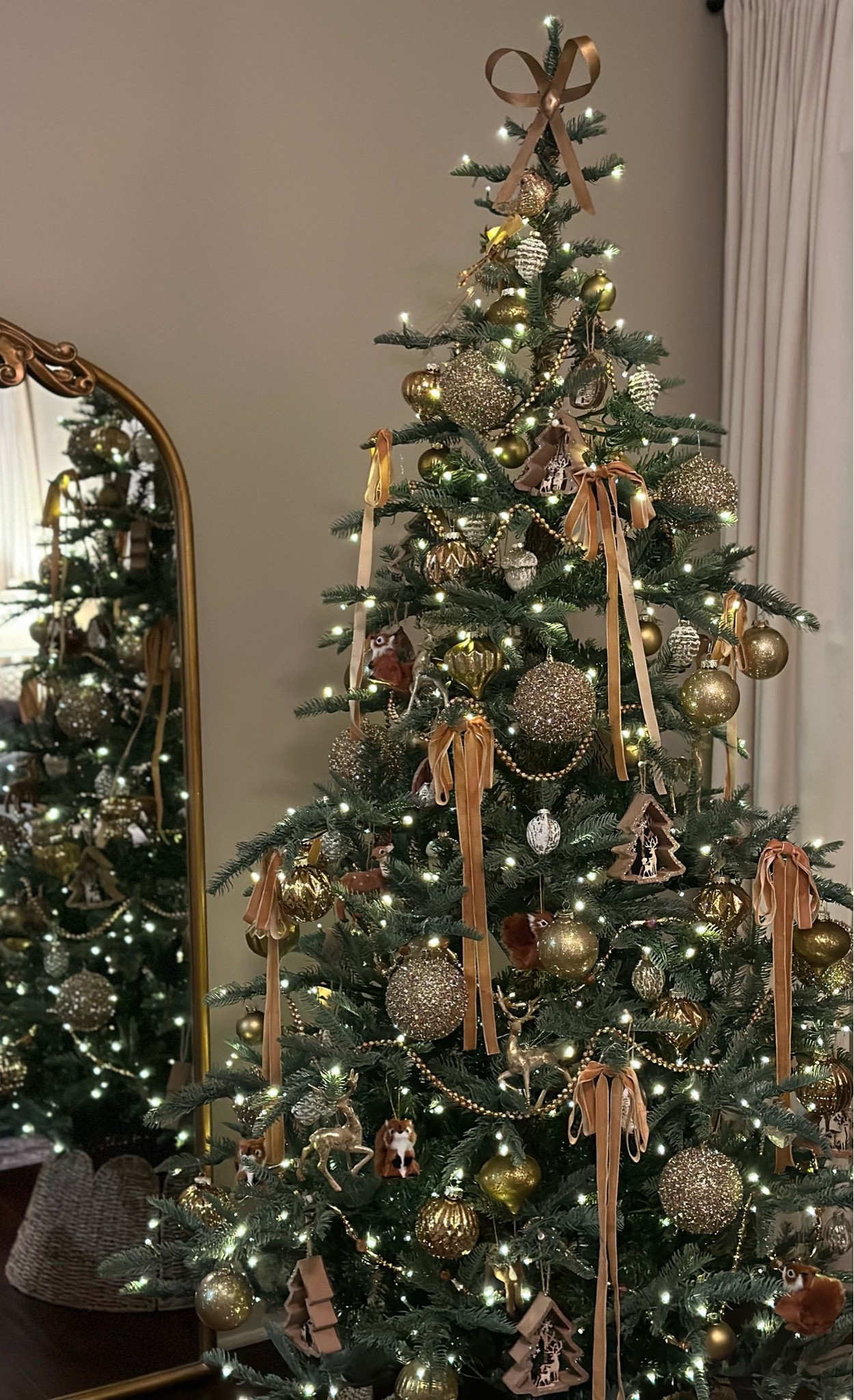 Loving this 7ft King Noble Fir Tree from King of Christmas in my bedroom for the Holiday Season🤍

#KingofChristmas
#KingNobleFir
##Christmastree2024

#LTKCyberWeek #LTKHoliday #LTKHome