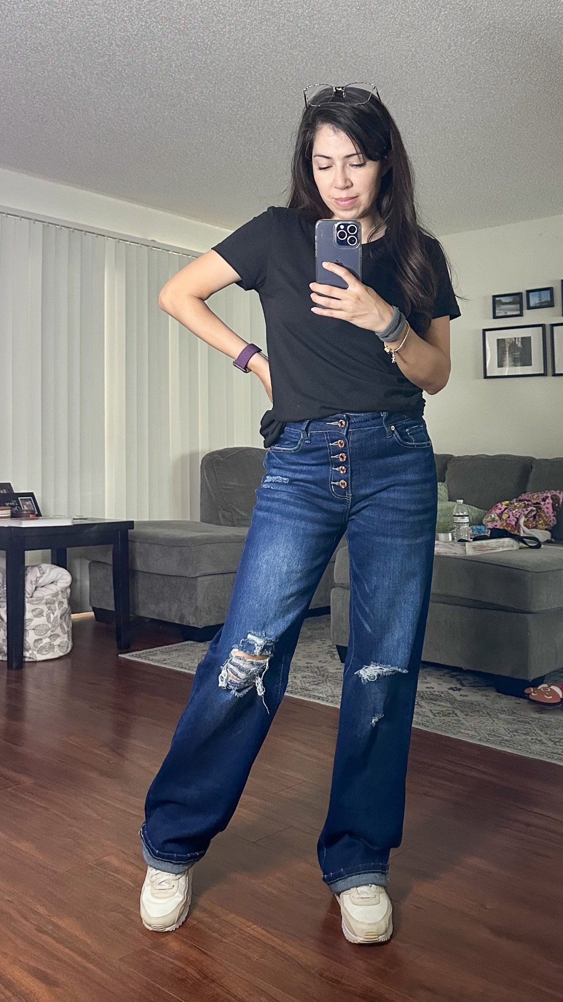Easy comfy mom fit to run errands with the kiddos today. I’m wearing a small top and a small on the jeans.

#LTKSummer #widelegjeans #rippedjeans #LTKMomover40

#LTKOver40