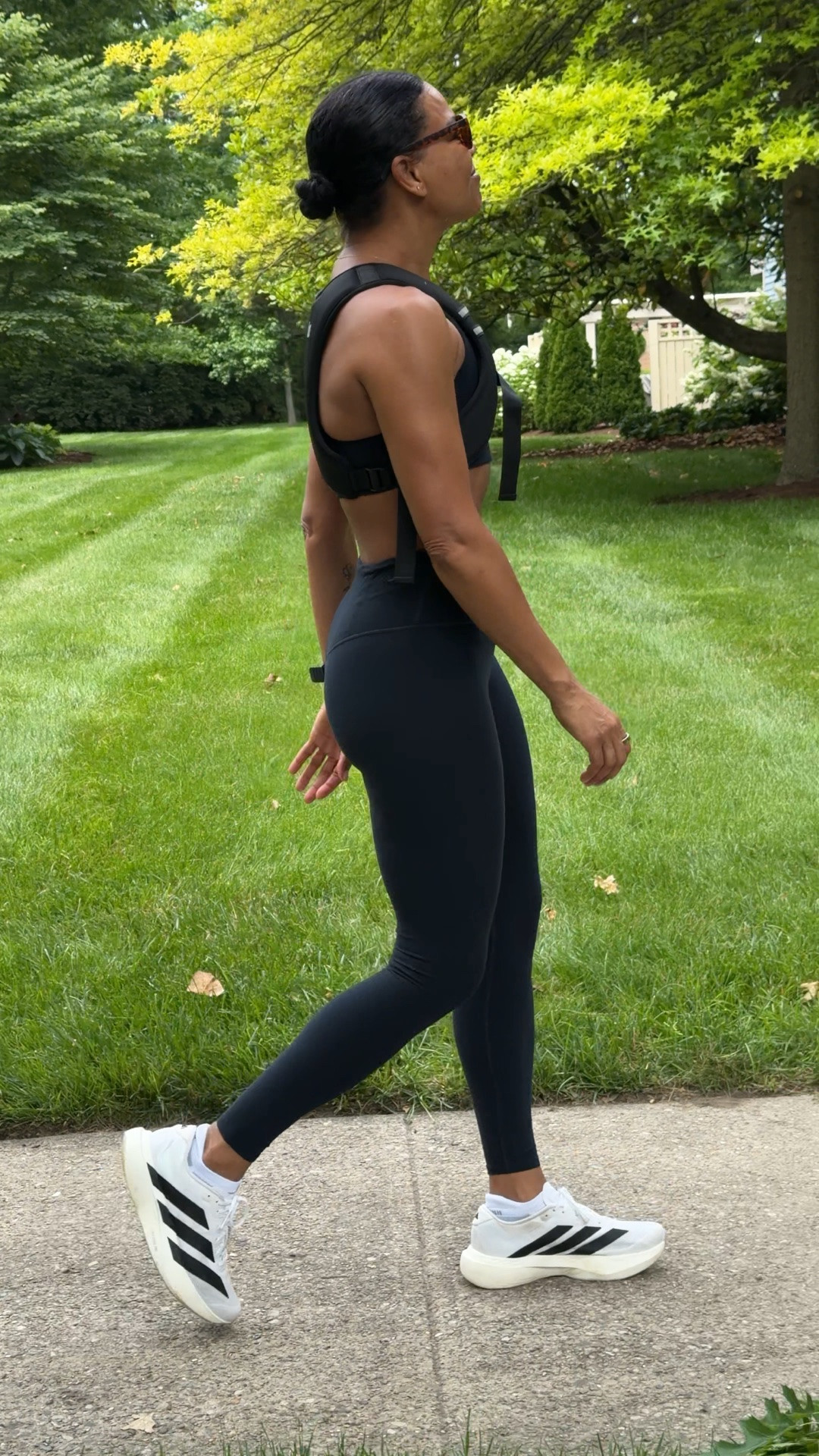 Updated my vest to the slim one which fits under clothes and doesn’t bounce 🙌🏾 but you still need to tuck your booty and engage the abs 😂 start with 5lb and work up to 10lb

#LTKOver40 #LTKActive #LTKfitnessgoals