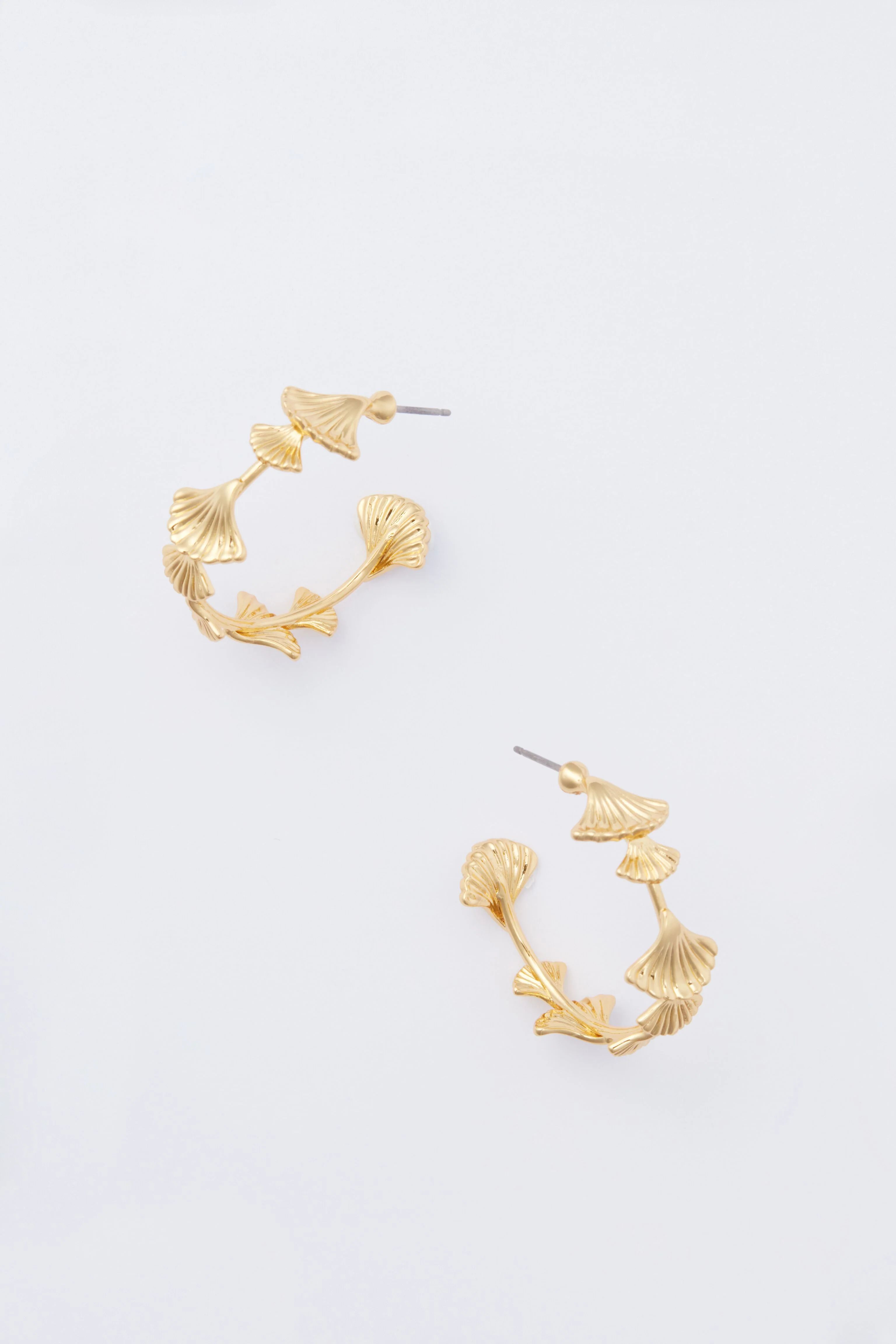 Gold Ginkgo Kerri Hoop Earrings | Tuckernuck (US)