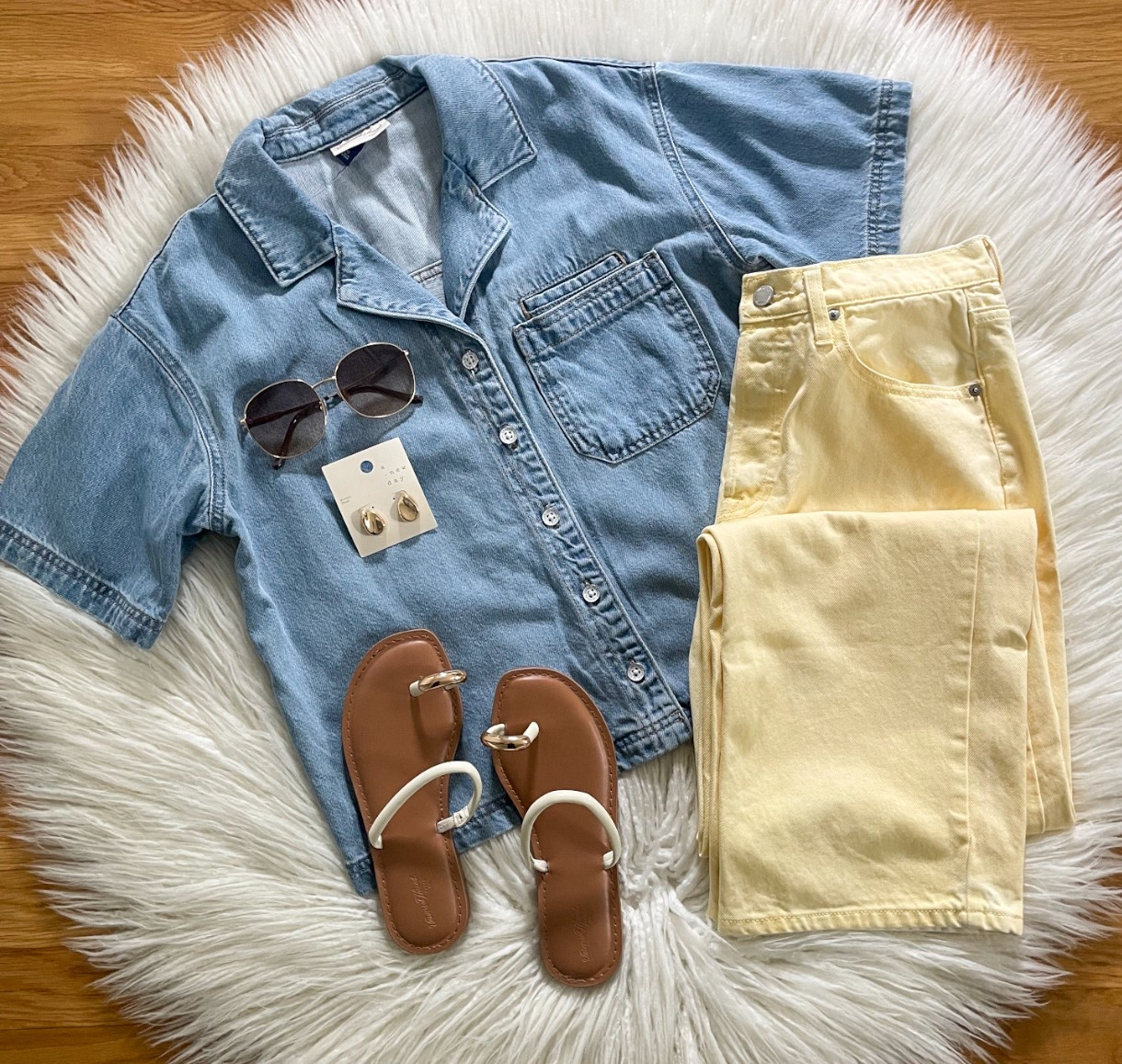 ✨NEW Arrivals ✨ Denim Button down & new trendy yellow jeans! 

#LTKFindsUnder50 #LTKStyleTip