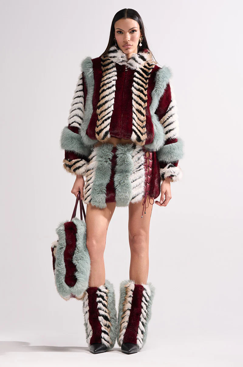 AKIRA Have It All Paneled Fur Skirt | Size Large | AKIRA