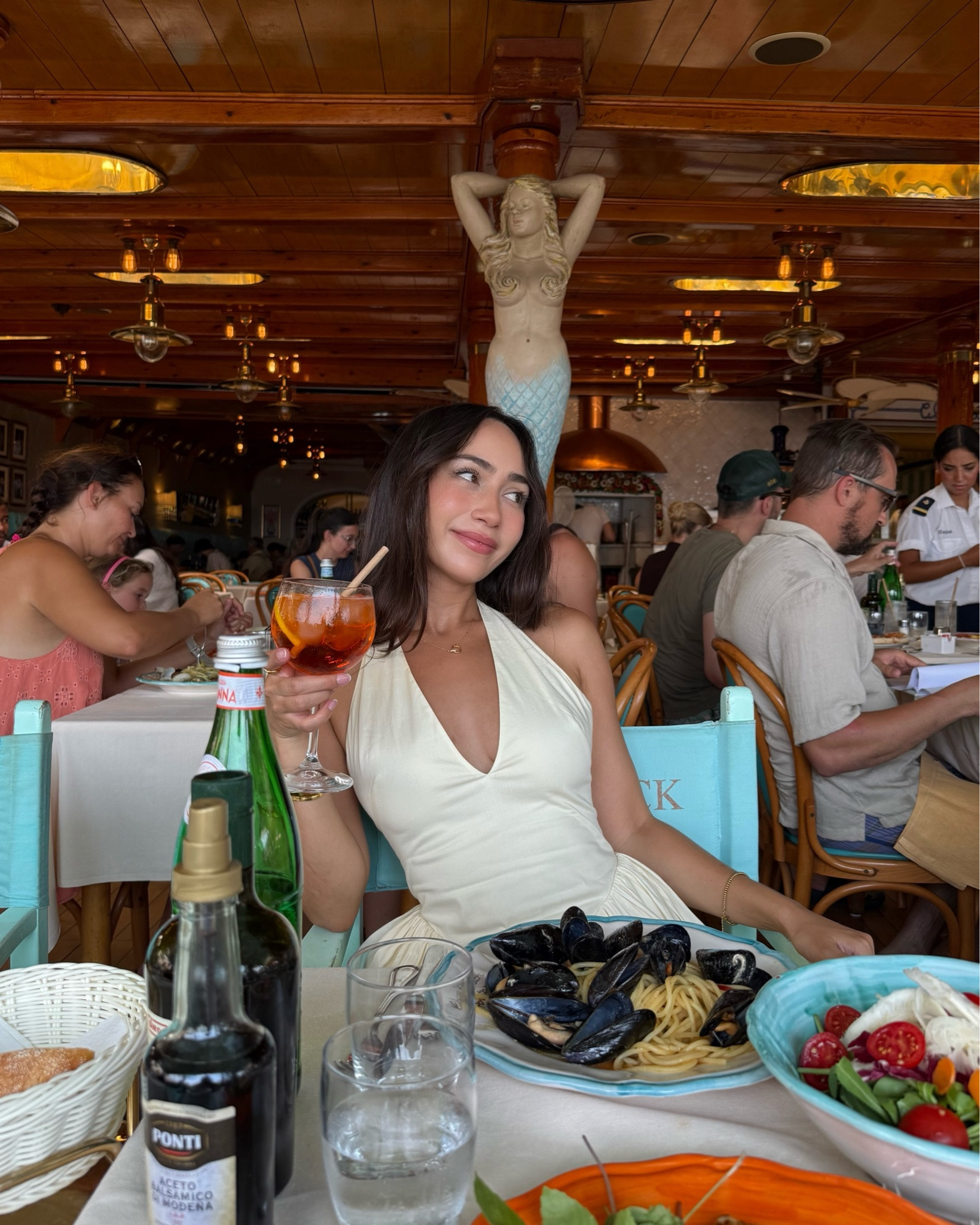 table for two pls 

#positano #amalficoast #italy #positanoitaly #pinterestphoto