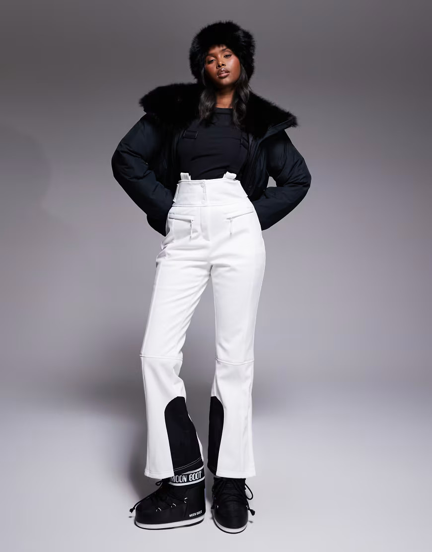 ASOS 4505 – Ski – Wasserabweisende, ausgestellte Softshell-Skihose in Weiß | ASOS (Global)