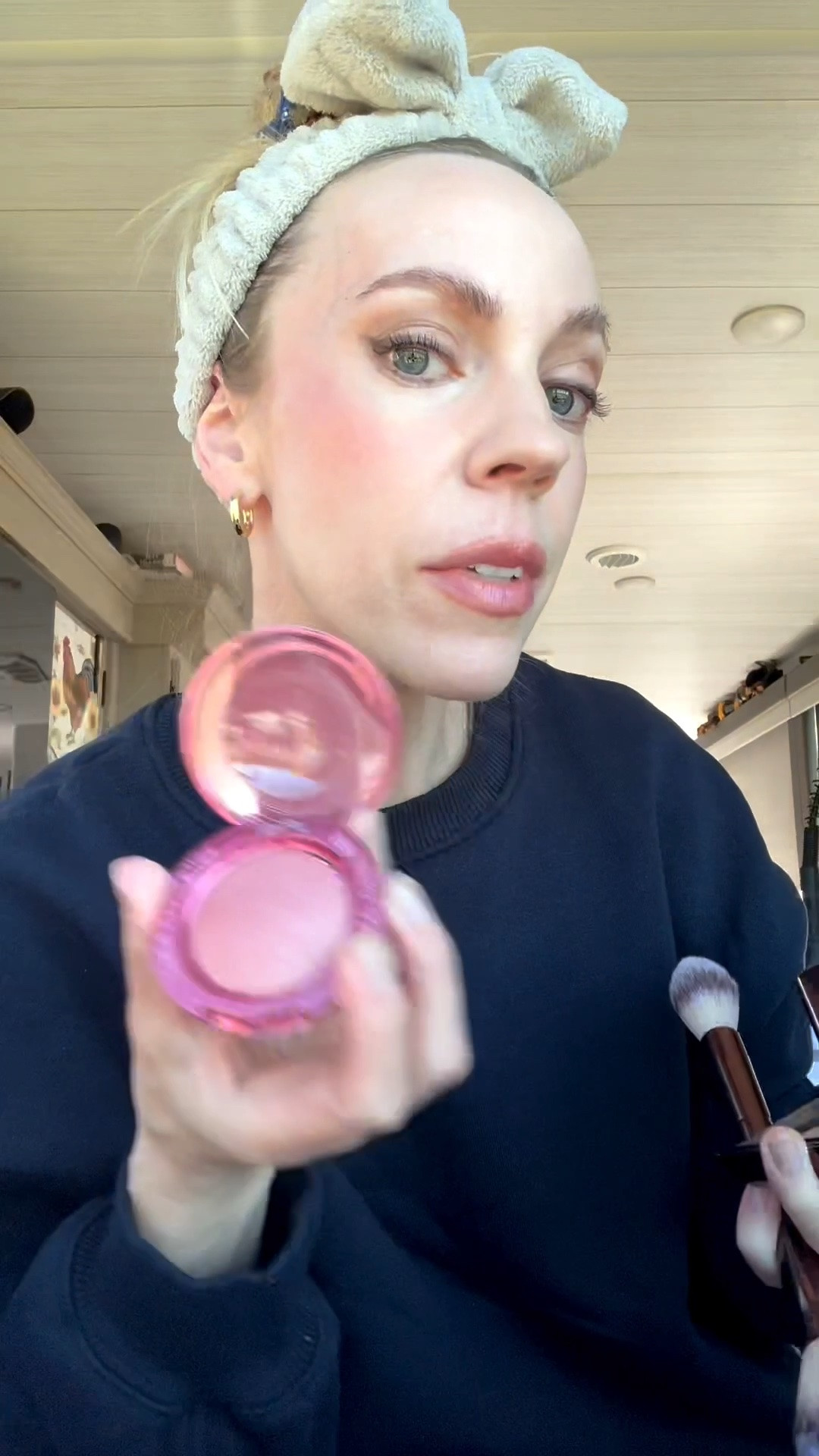 Part 2 of my GRWM makeup this morning with new goodies from @Tarte - OBSESSED with this blush duo! Shade is ‘Birthday Cake’ 🎂