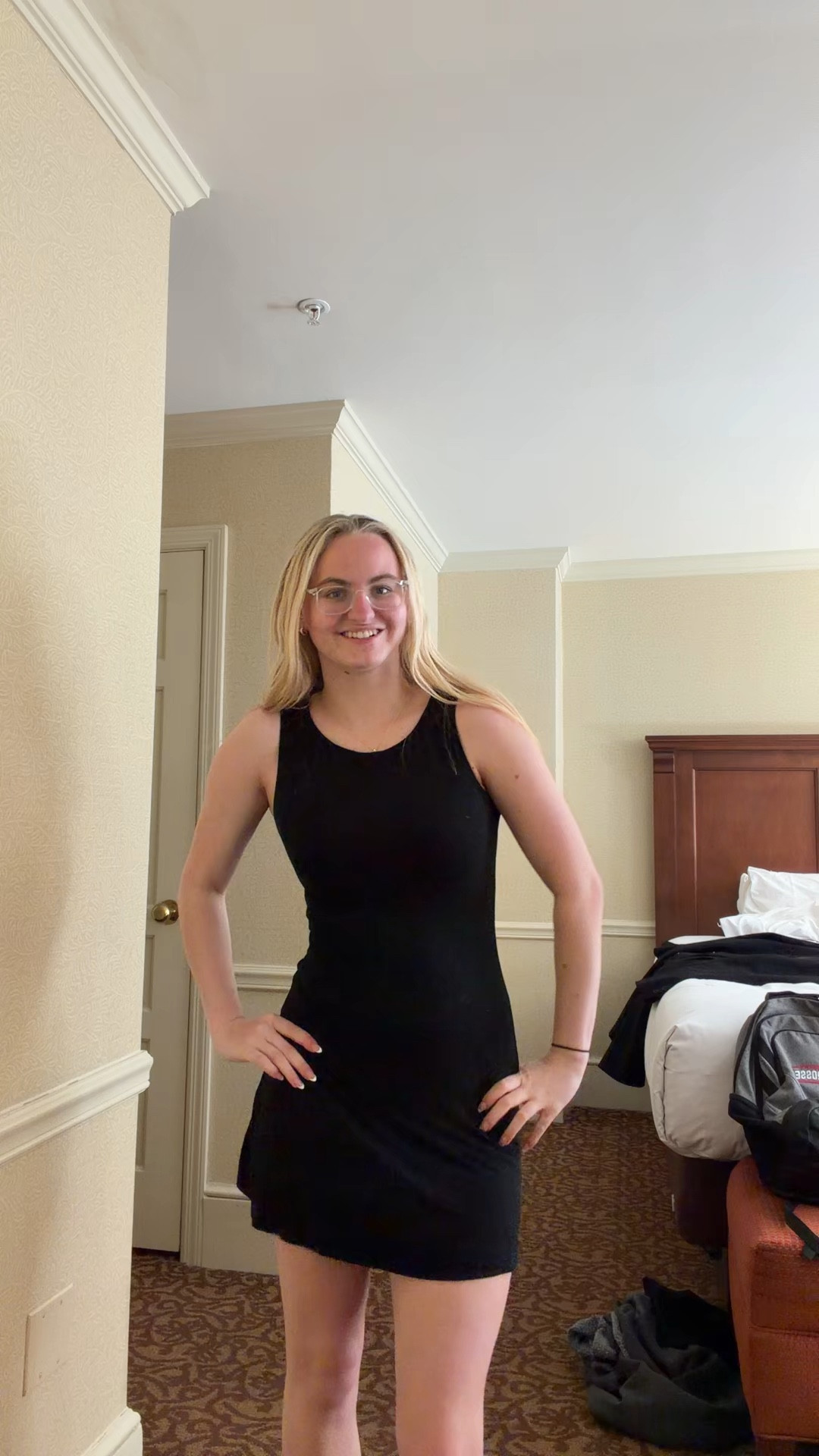 little black dress, wearing a size 4



#LTKootd