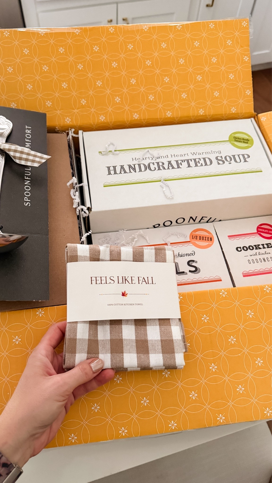 This is the best gift idea! For getting well soon, new parents, sympathy, the holidays—who doesn’t want soup? Especially as it gets colder. Can also confirm the chicken noodle and rolls are delish. 😋