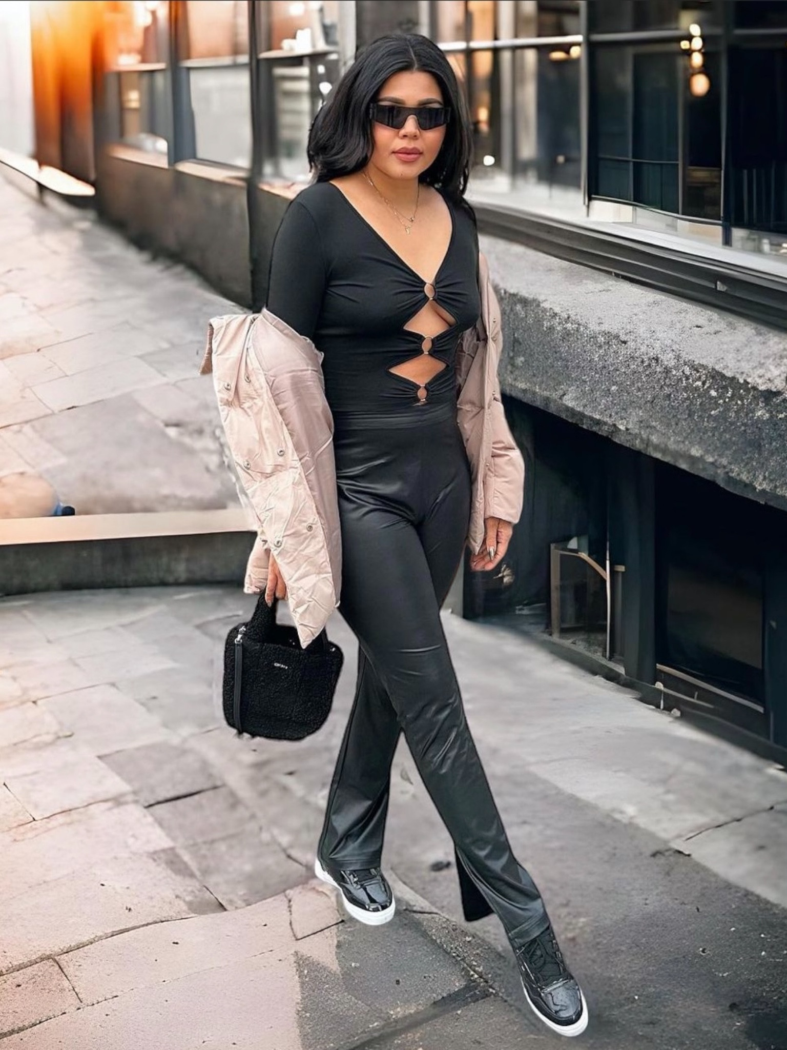 All black everything with a pop of blush pink 

#LTKSeasonal #LTKcurves #LTKFind