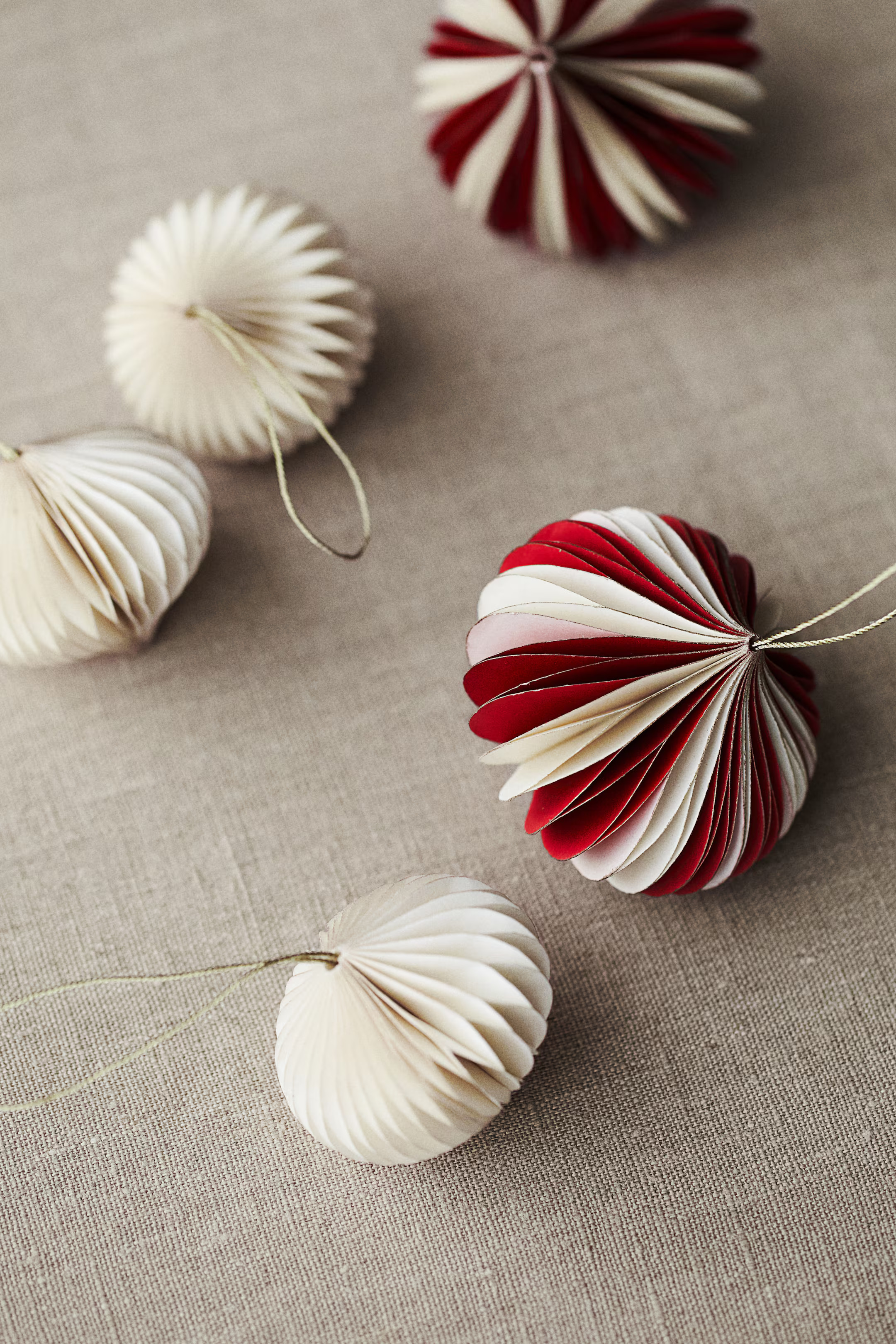 2-pack Christmas Ornaments | H&M (US + CA)