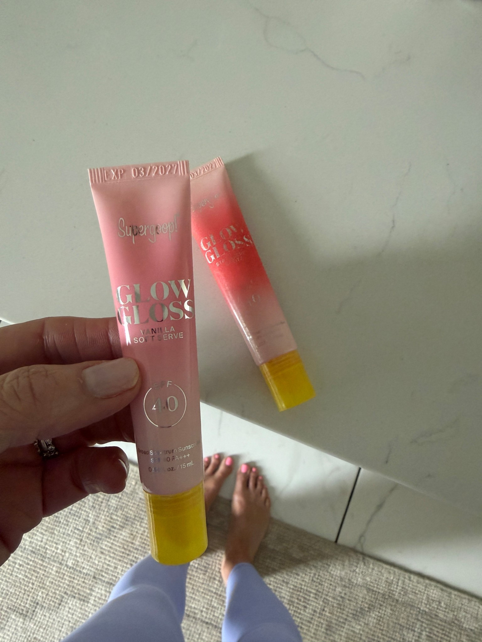 Lip gloss sunscreen 