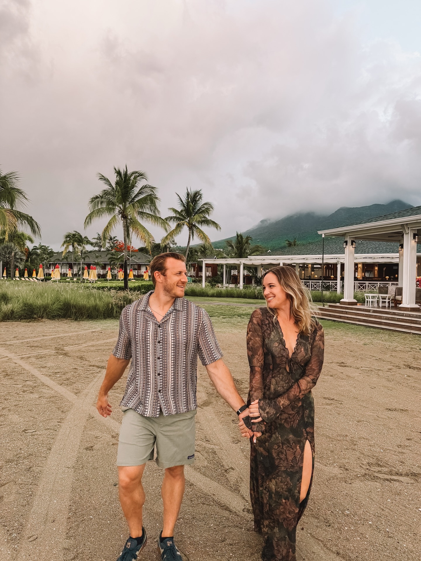 Mom & Dad Date Night 🌴🌙

…swipe to see what the kids were up to at dinner with the grandparents 🫠