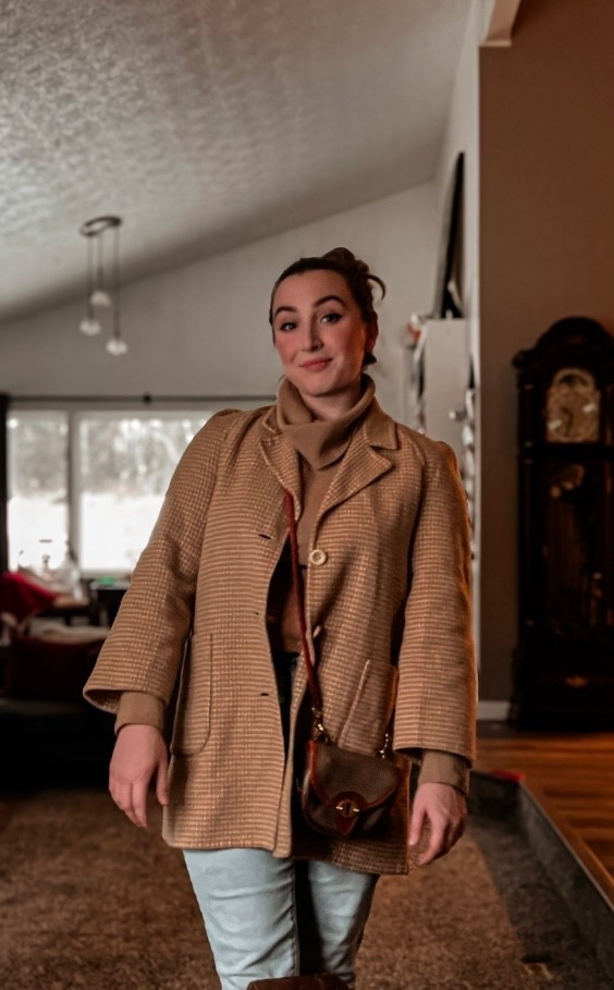 a little cozy ootd for these cold winter afternoons out on the town! all vintage & thrifted pieces, but I’ve linked some VERY similar pieces when I couldn’t find exact links 🫶🏻