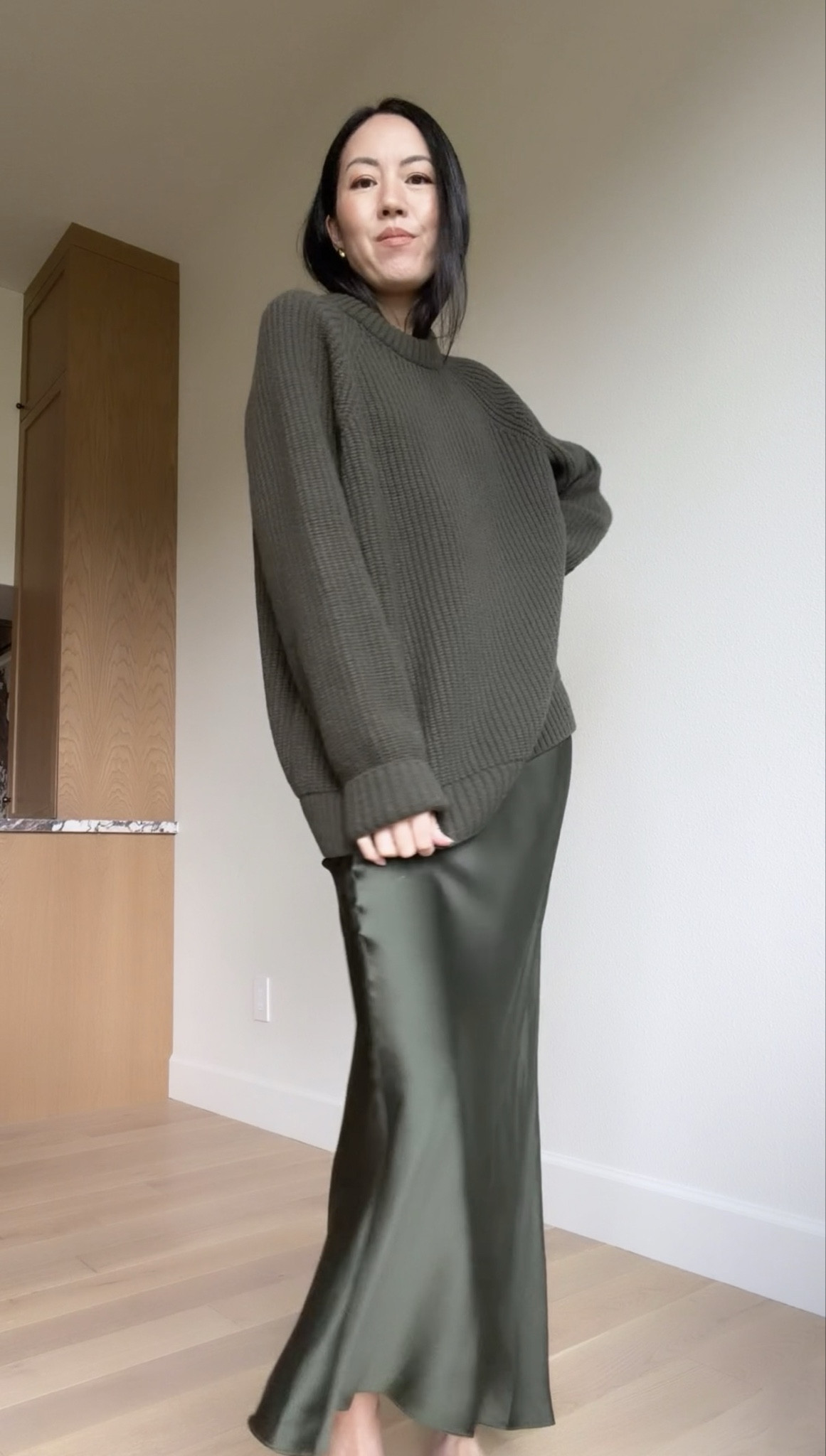 Holiday outfit: oversized sweater, silk shirt, ballet flats, and a great bag!

#holidayoutfit
#classicstyle
#winteroutfit
#winterworkwear
#monochromaticoutfit

#LTKHoliday #LTKootd #LTKSaleAlert