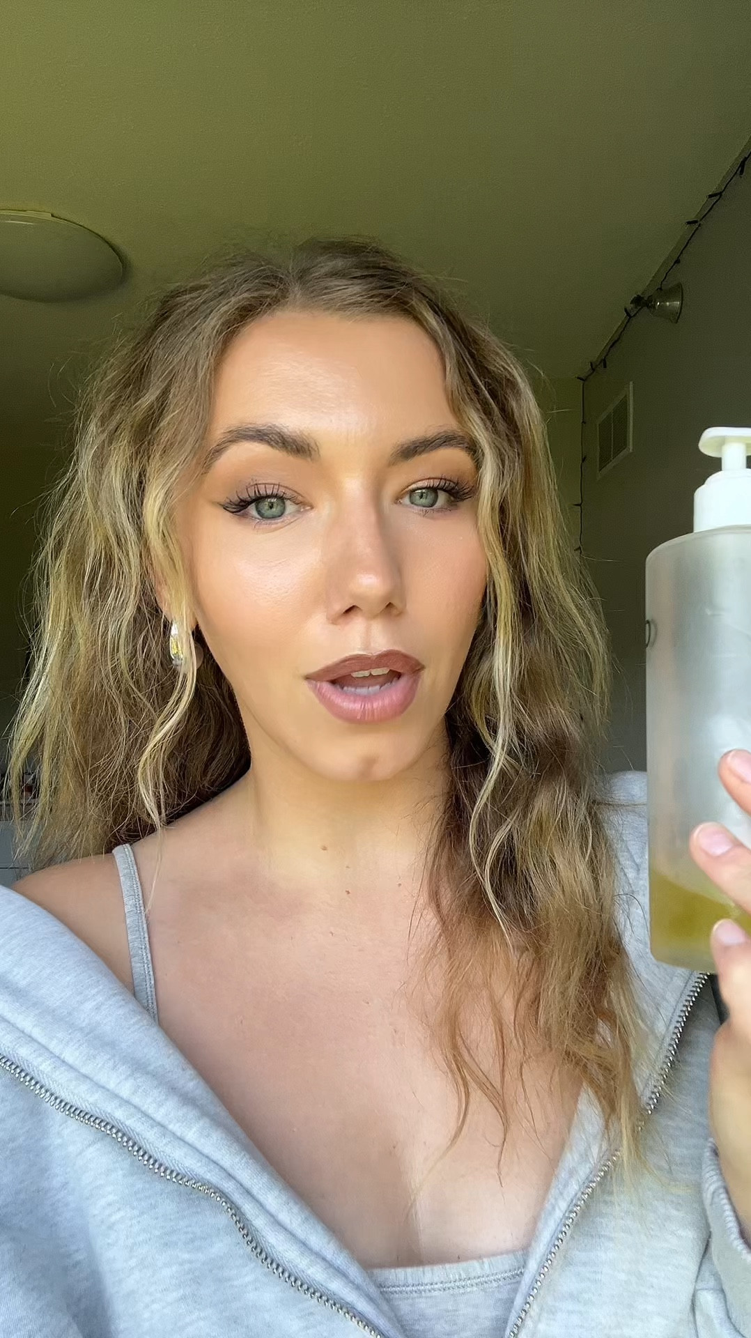 I have gone through 5 or 6 bottles of this oil over the years but I recently switched up how I use it and I wanted to put you guys on!!

Mainly because my boyfriend has even noticed and he’s been complimenting my skin and asked multiple times what I was doing differently on my body to make it so soft and it’s literally applying this oil immediately after the shower on damp skin everyday!!! It leaves your skin so glowy and smooth without it feeling oily or greasy 🤌🏼✨🧖‍♀️

Use my code ‘CHELSEYBEAUTY’ for 10% off 🤍 

#LTKBeauty #LTKBacktoSchool #LTKFindsUnder100