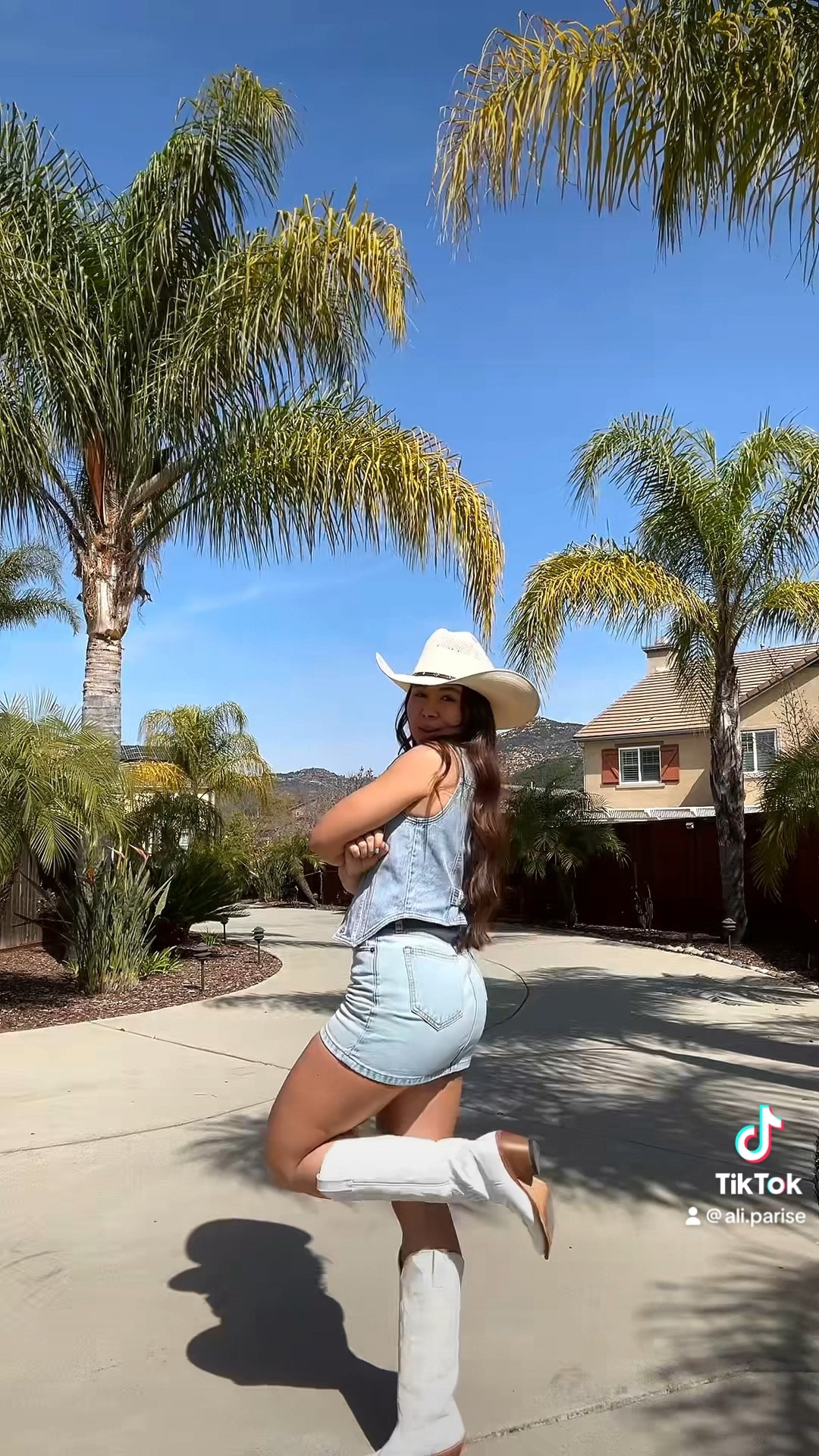 summer country concert fit <3

#LTKVideo #LTKSeasonal #LTKFestival