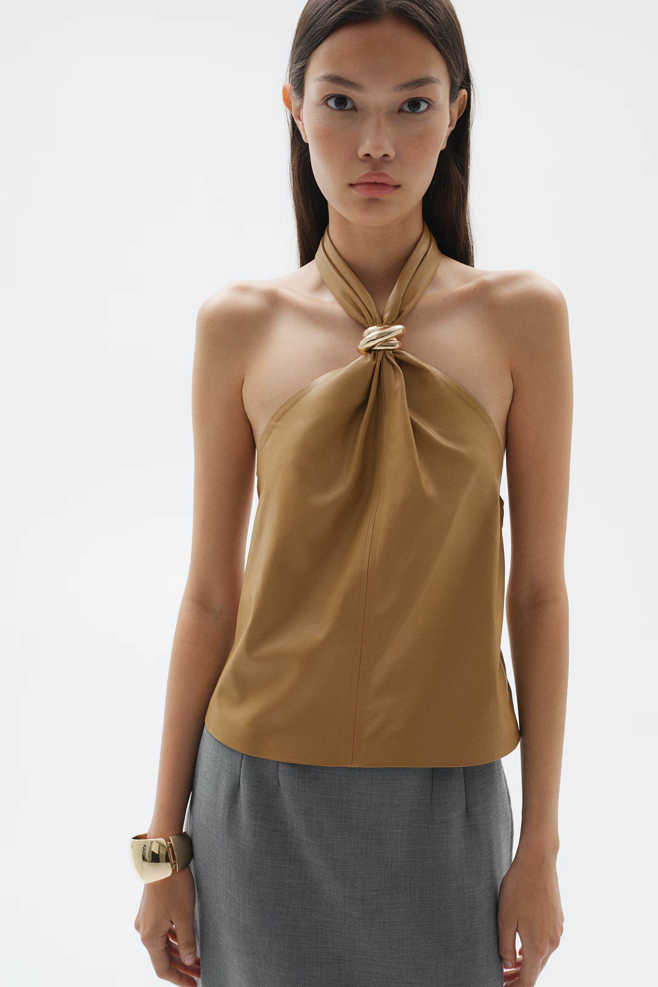 Top halter en tejido revestido - Escote halter - Manga corta - Beige - MUJER | H&M ES | H&M (FR, IT, ES, PT, BE)