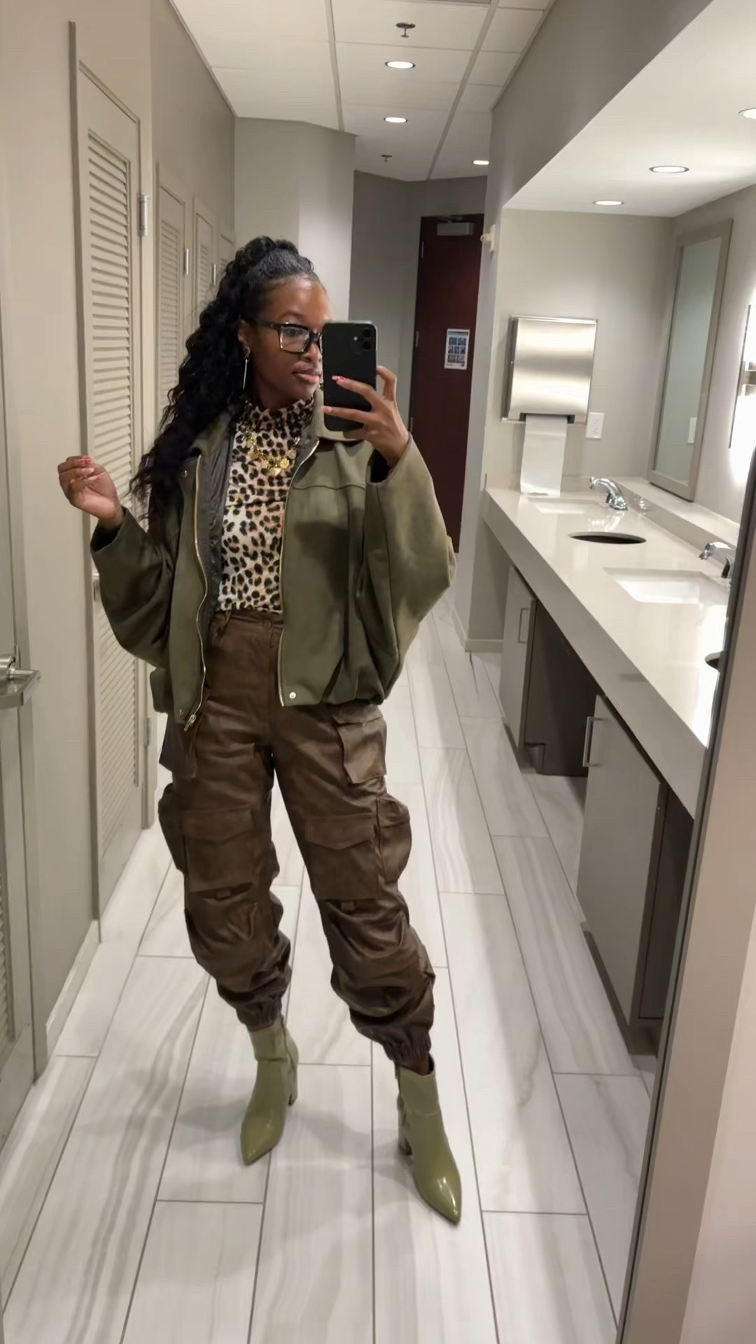 Fit check
Jacket @Amazon
Cheetah turtle neck @H&M
Cargo pants @Fashion Nova
Boots @Nordstrom Rack