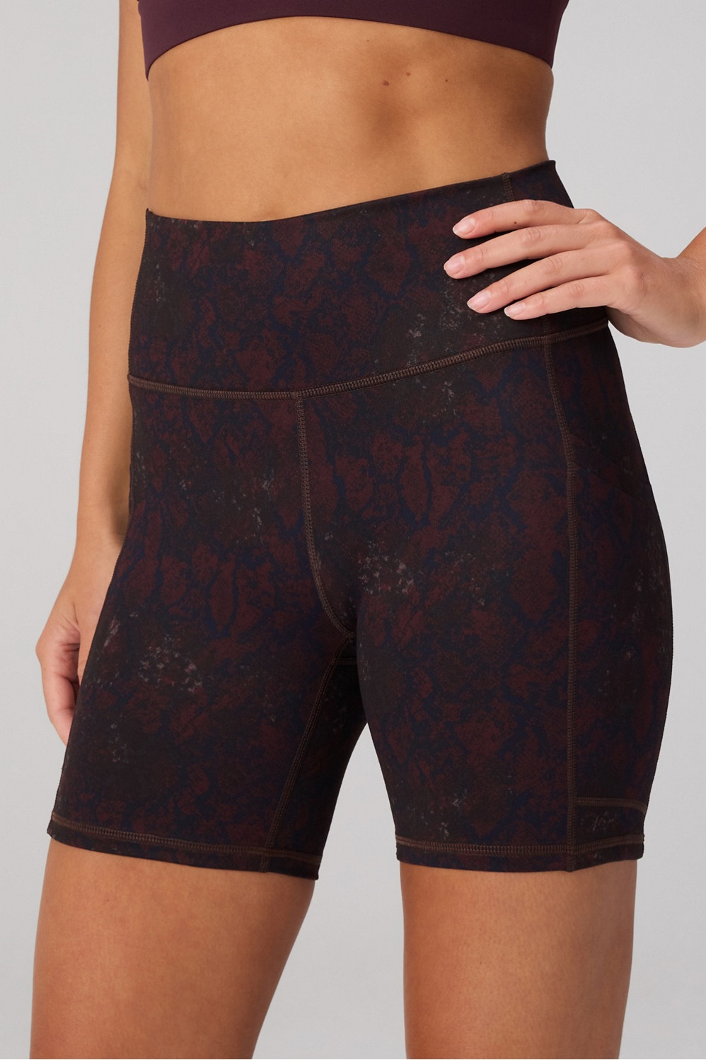 On-The-Go PowerHold® High-Waisted 6" Short | Fabletics