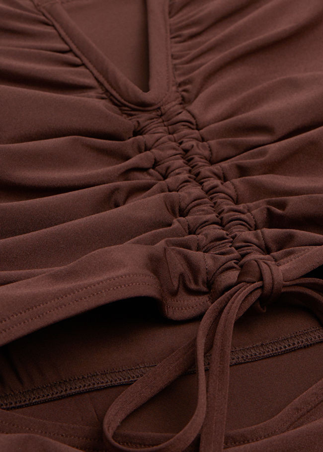 Geraffter Bandeau-Badeanzug - Braun - Swimsuits - & Other Stories DE | & Other Stories (DE + FR)