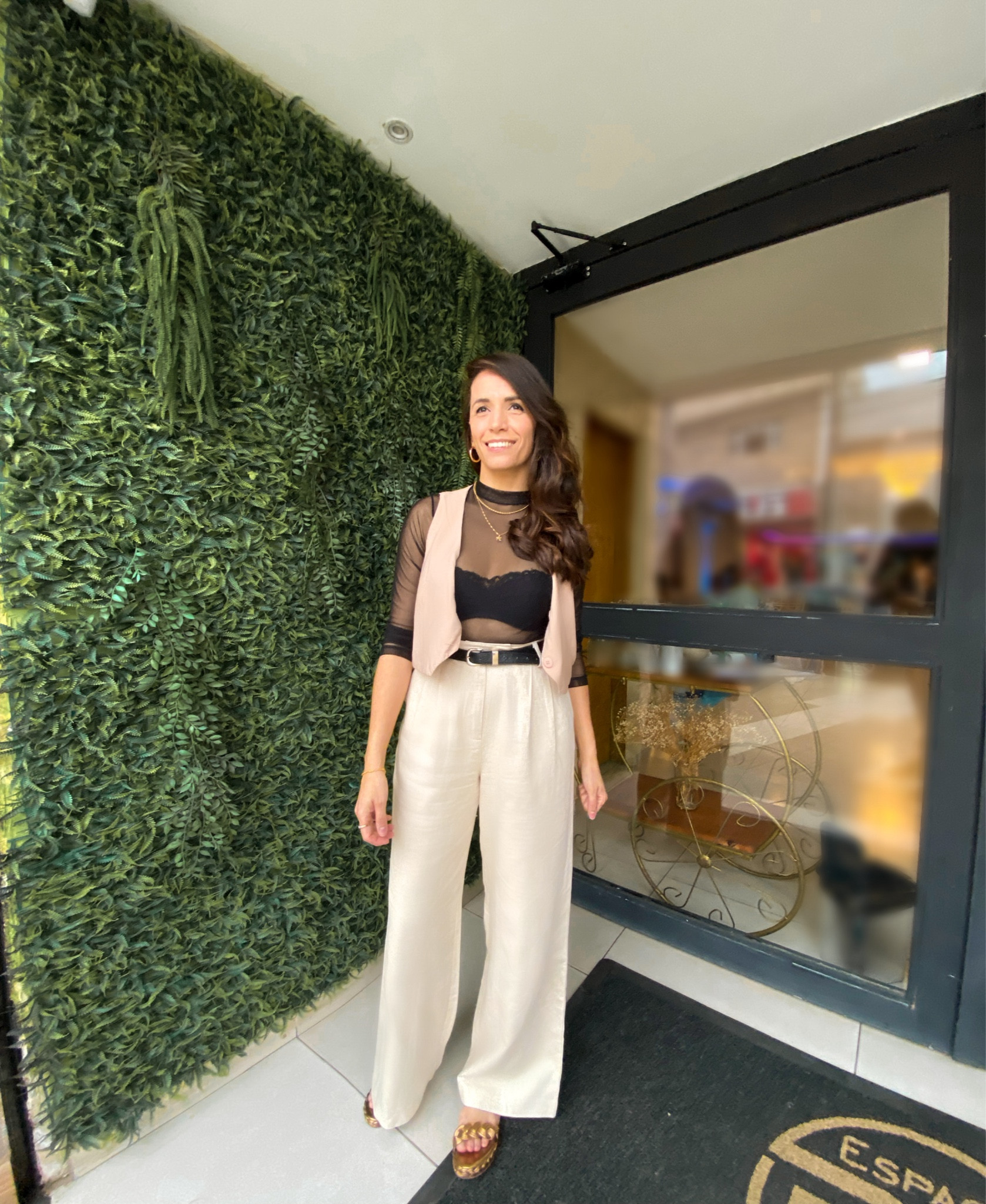 Calça wide leg em linho cru, confortável e estilosa. 

#LTKbrasil #LTKdicadeestilo