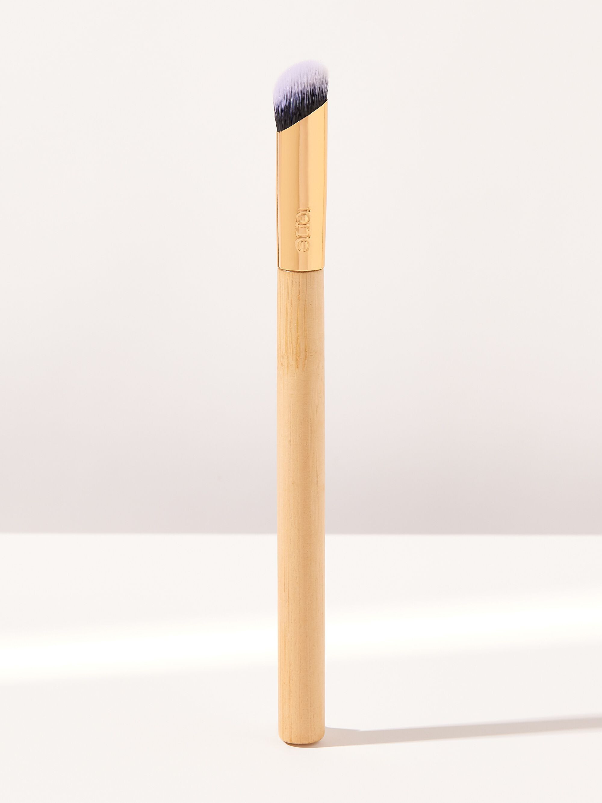 small full coverage concealer brush | tarte cosmetics (Global)