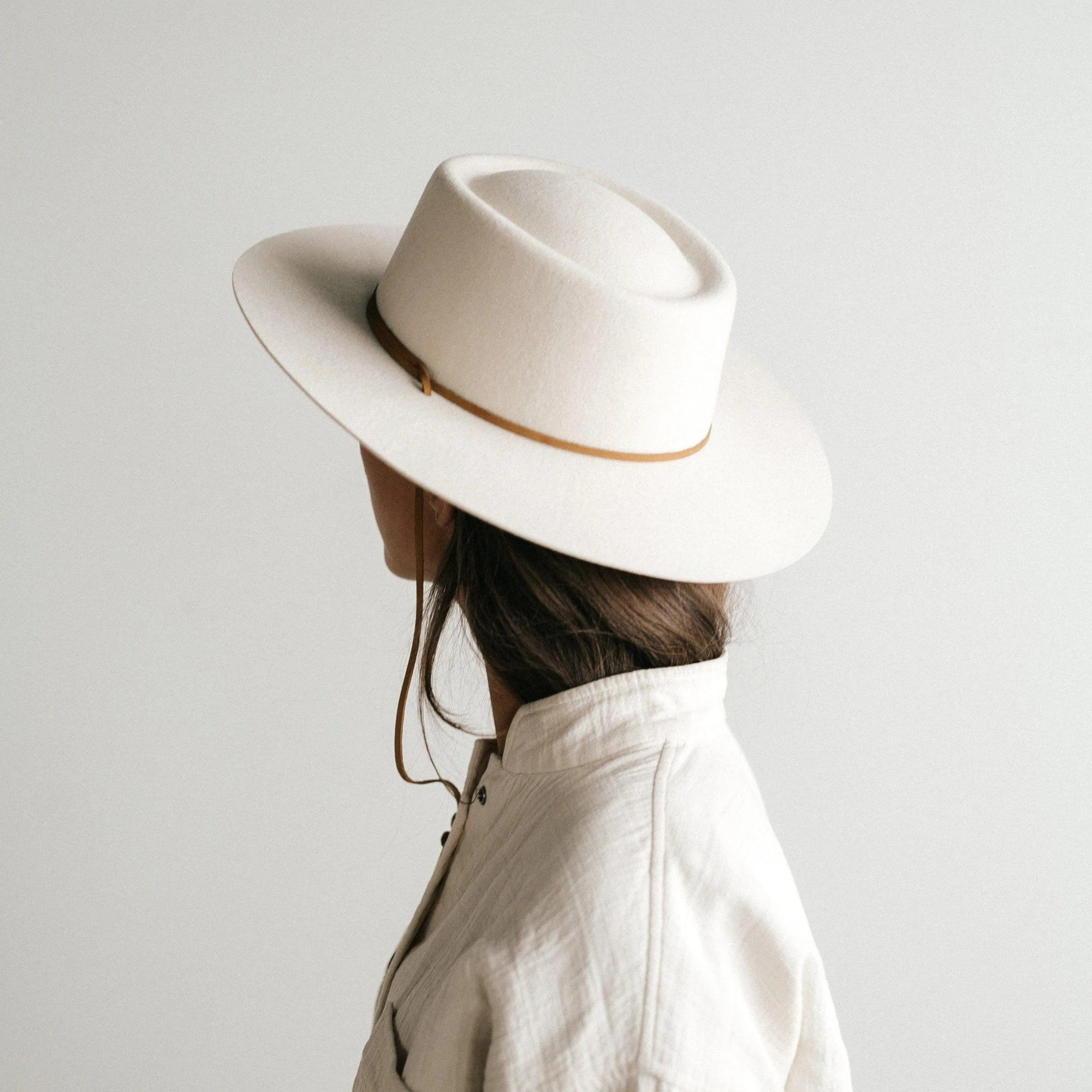 Wren Flat Brim Telescope Crown Hat - Off White | Gigi Pip