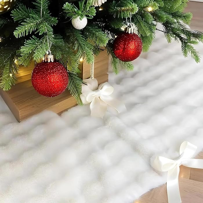 72 Inch Christmas Tree Skirt, Extra Large White Faux Fur Tree Skirt, Thick Soft Plush Big Xmas Tr... | Amazon (US)
