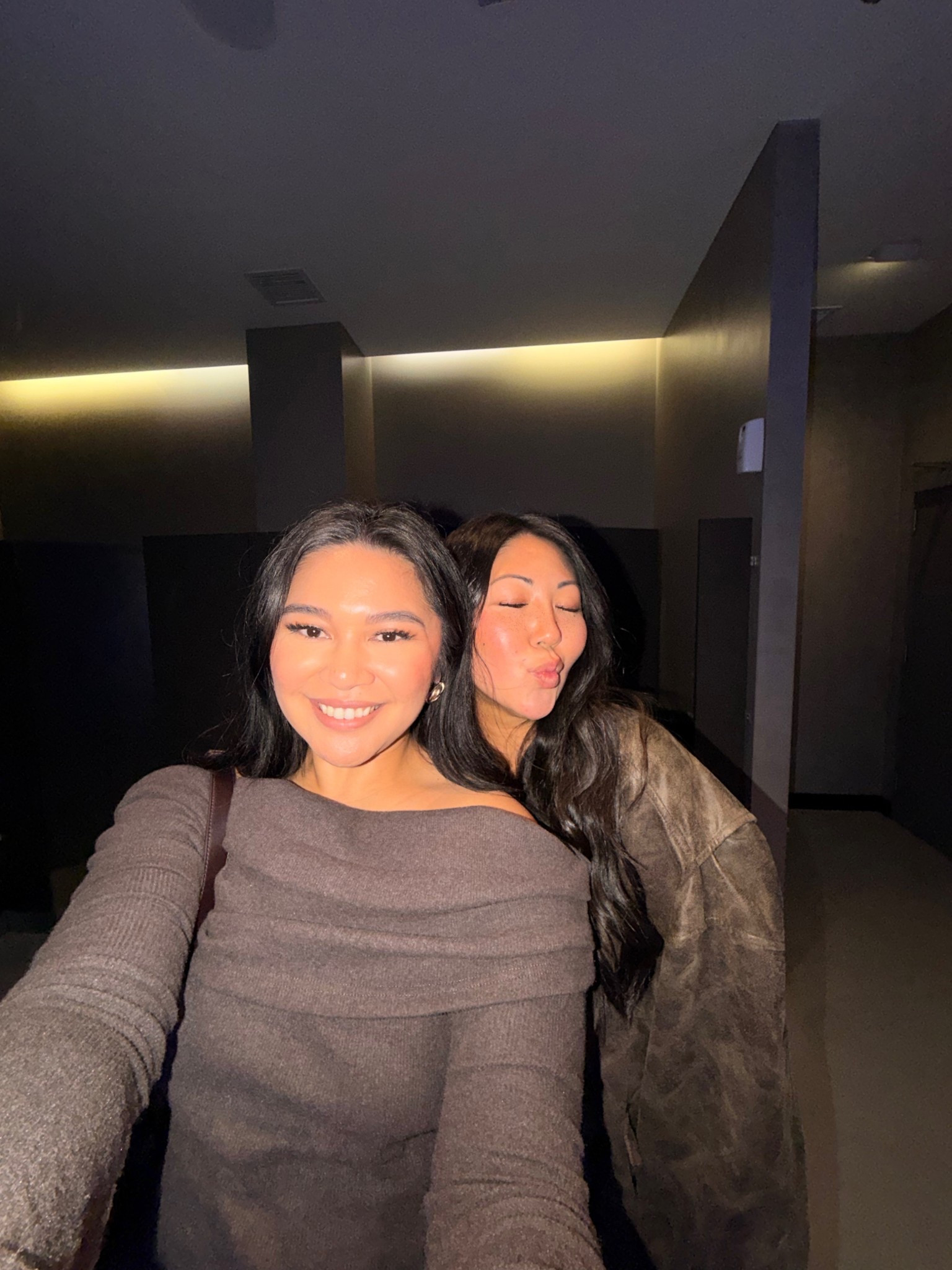 Casual winter GNO outfit 

#LTKgrwm #LTKootd