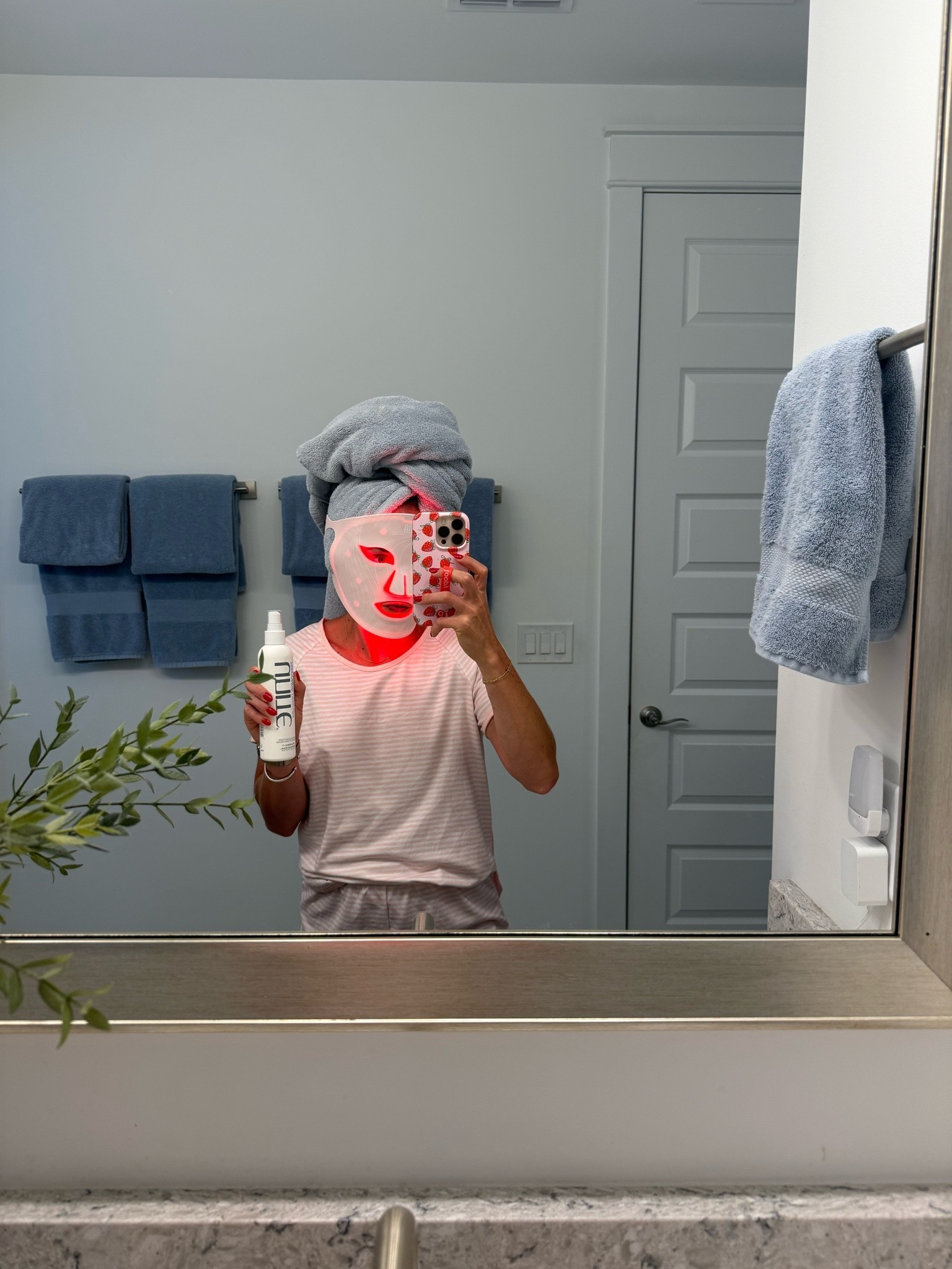 ☁️ Lake pajama dupe (1/3 the price & sooo good)
❤️ Red light mask 4x/week for acne scarring + inflammation
💆🏼‍♀️ UNITE 7SECONDS Detangler before blow drying.. I’m picky with hair products, but I LOVE this one.

#LTKselfcare #LTKSaleAlert #LTKgrwm
