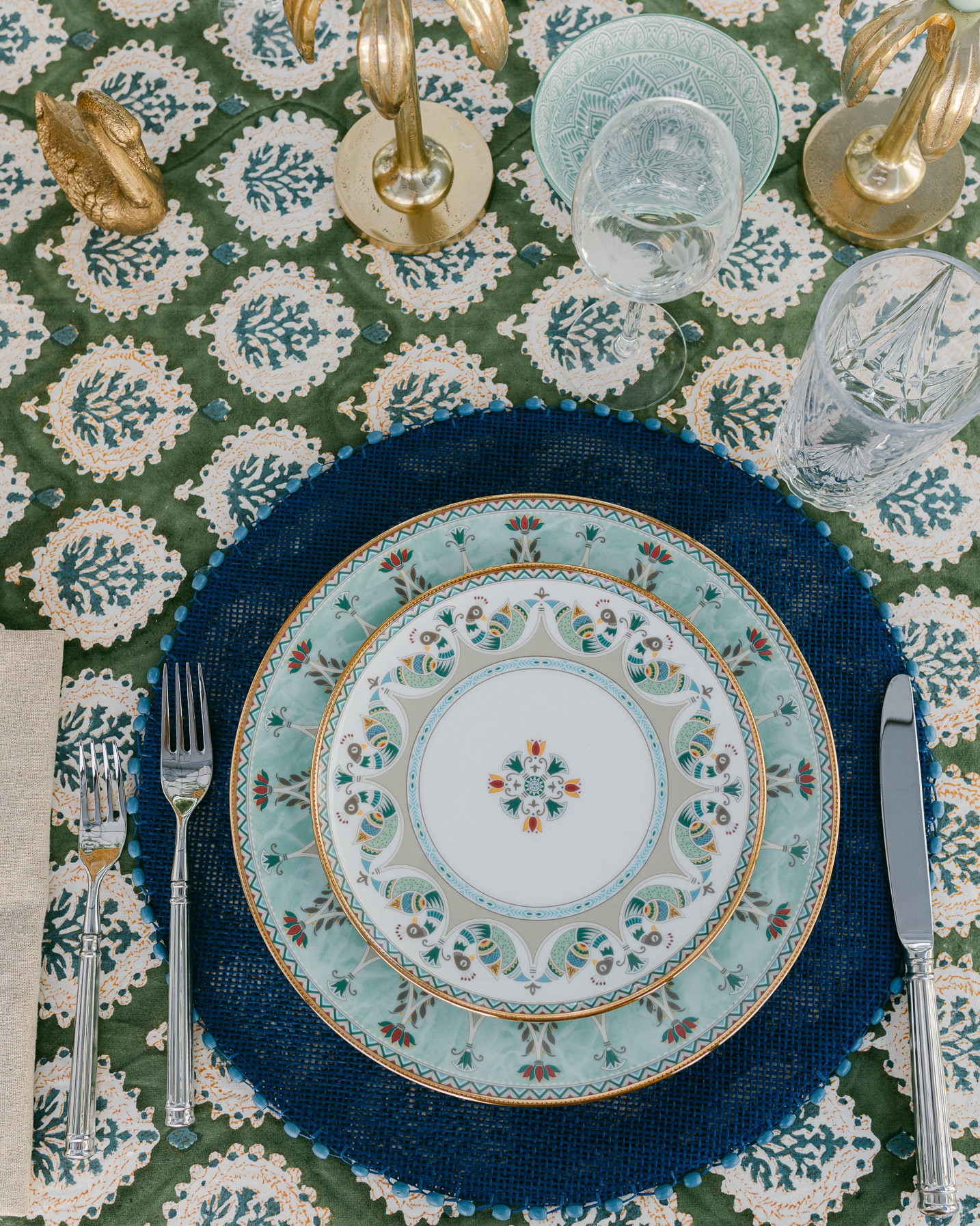 Run don’t walk! This gorgeous set is on sale for over 30% off.
#tablescape 
#springtablescape
#noritakechina

#LTKHome