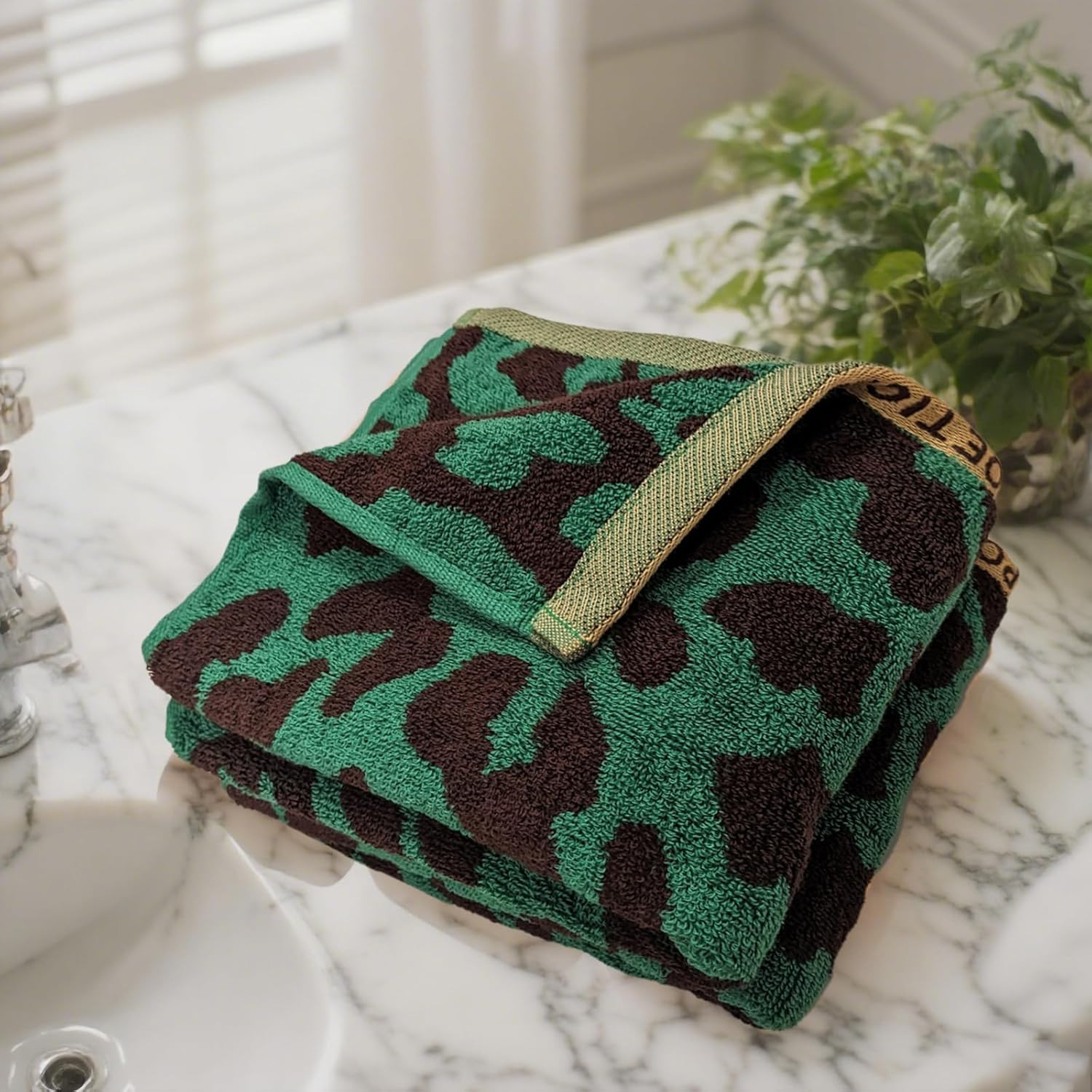 USTIDE Leopard Print Hand Towels Green and Brown Contrasting Face Towels Soft Luxury Fluffy Thick Cotton Towel Set for Bathroom Fashionable Spa Gym,2 Pack,14x30 | Amazon (US)