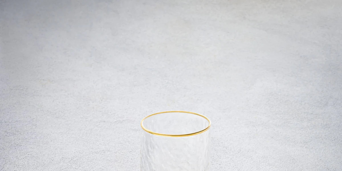 Gold Rim Hammered Highball Glass - 10oz | Linen & Clove