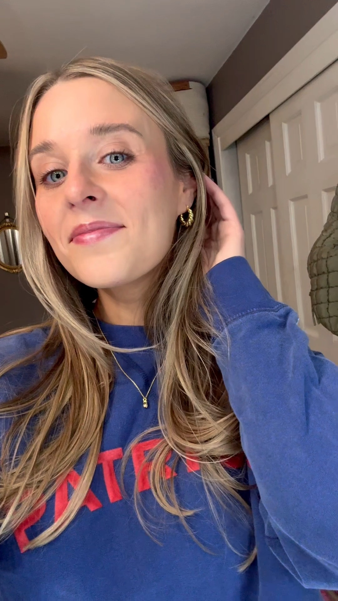 Everyday gold ✨
These little hoops + dainty diamond necklace are on repeat.

#analuisa #jewelry #timeless #goldjewelry #earrings #hoops #goldhoops #necklace #casual 



#LTKselfcare #LTKSeasonal #LTKootd