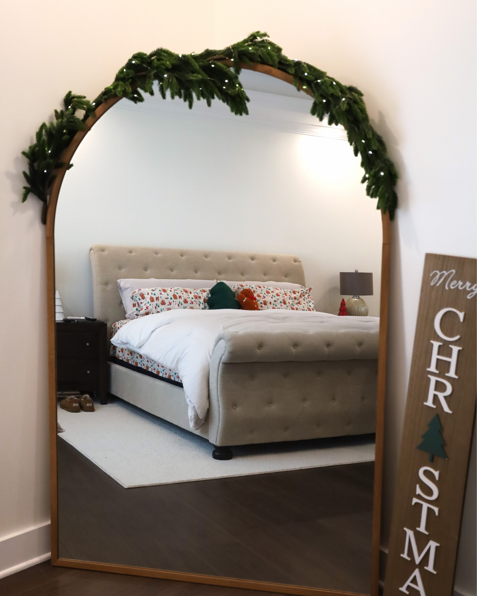 Cozy Christmas in our master bedroom 🎄❤️

#LTKHome #LTKHoliday #LTKSeasonal