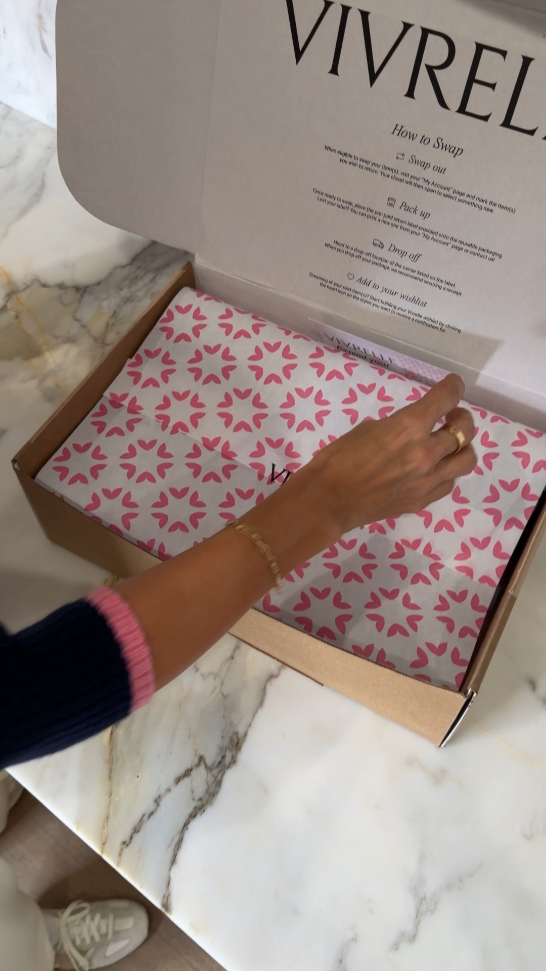 The @Vivrelle borrow bag service is perfect for carrying a designer bag in an affordable way! Use code TAMMYCACIOLA for your first month free! 
#vivrellepartner 



#LTKootd #LTKgrwm #LTKOver40