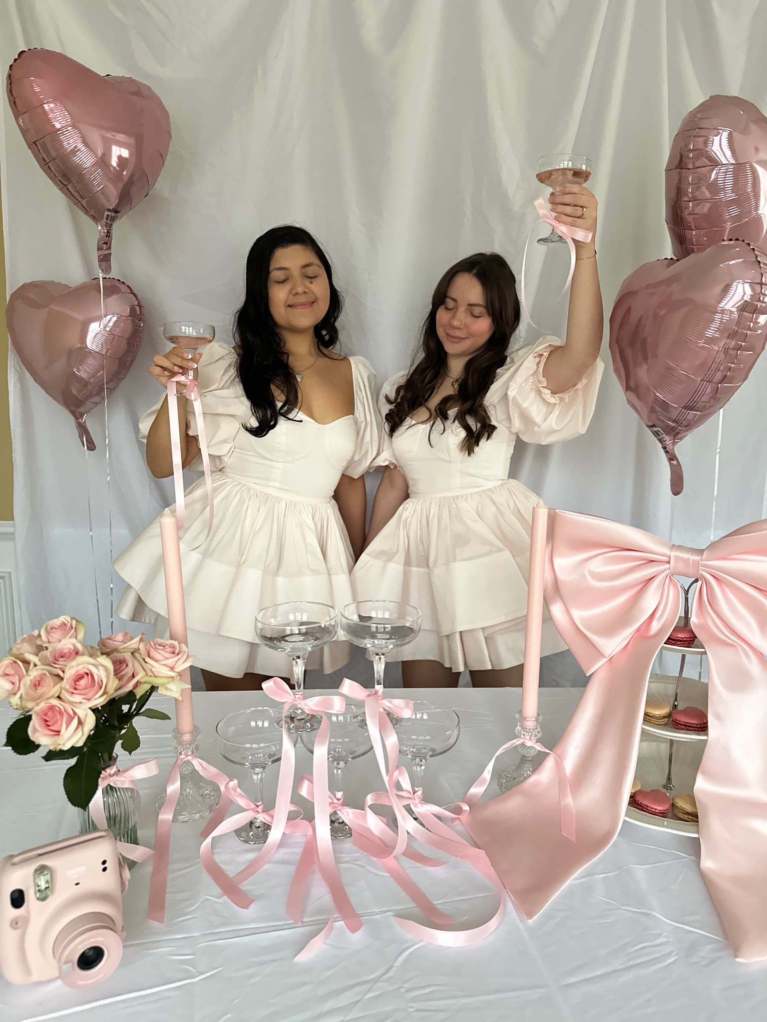 Galentine’s 🥂🎀🕯️💐
.
.
.
Selkie dress, pink dress, princess dress, spring dress