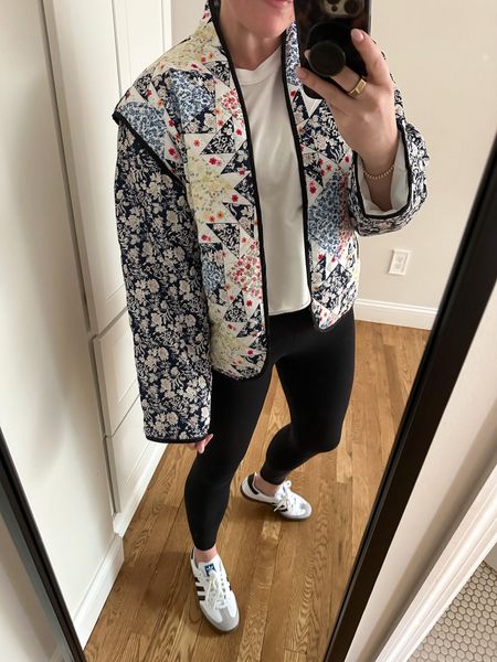 I love this quilted grandma jacket so much – I bought it in blue. 🥰
