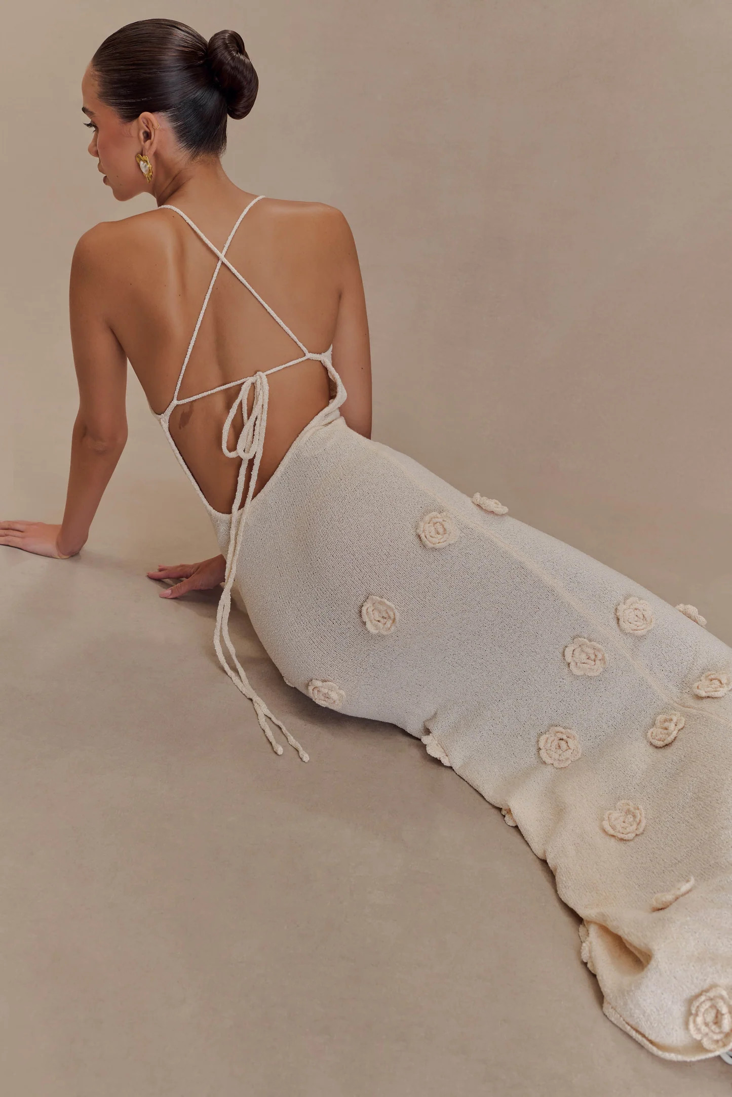 Suki Knit Maxi Dress With Flowers - Nude | MESHKI US