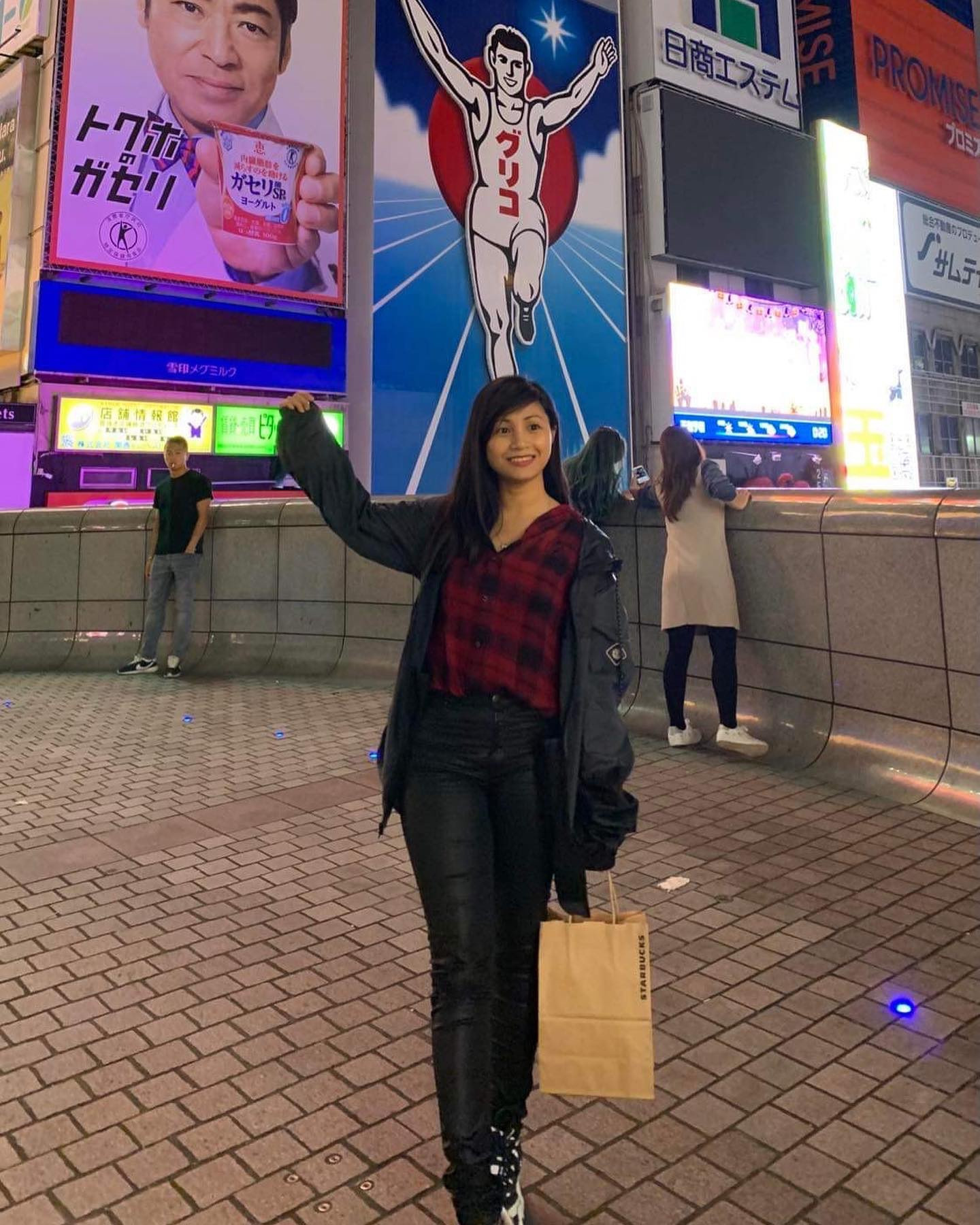 Reliving Osaka magic amid Dotonbori’s glowing chaos—where neon dreams & giant ads light up the streets!
This plaid-on-plaid travel look kept me cozy while posing with the iconic billboards (Gundam vibes!). Leather pants + scarf = Japan street style perfection for chilly evenings.
Shop the full 

#LTKgrwm #LTKmomlife #LTKTravel