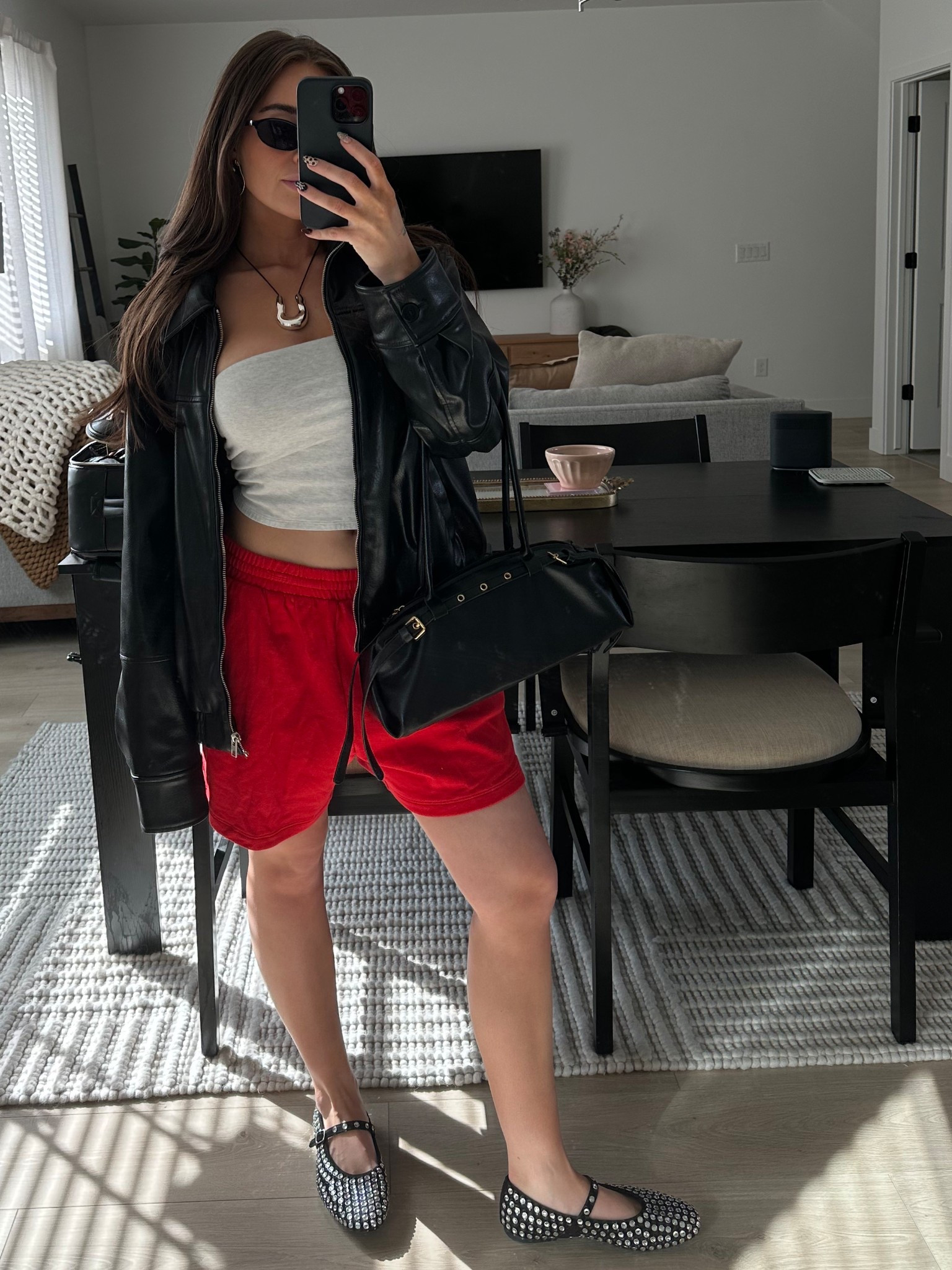 Size M in shorts for a lower rise / baggier fit!