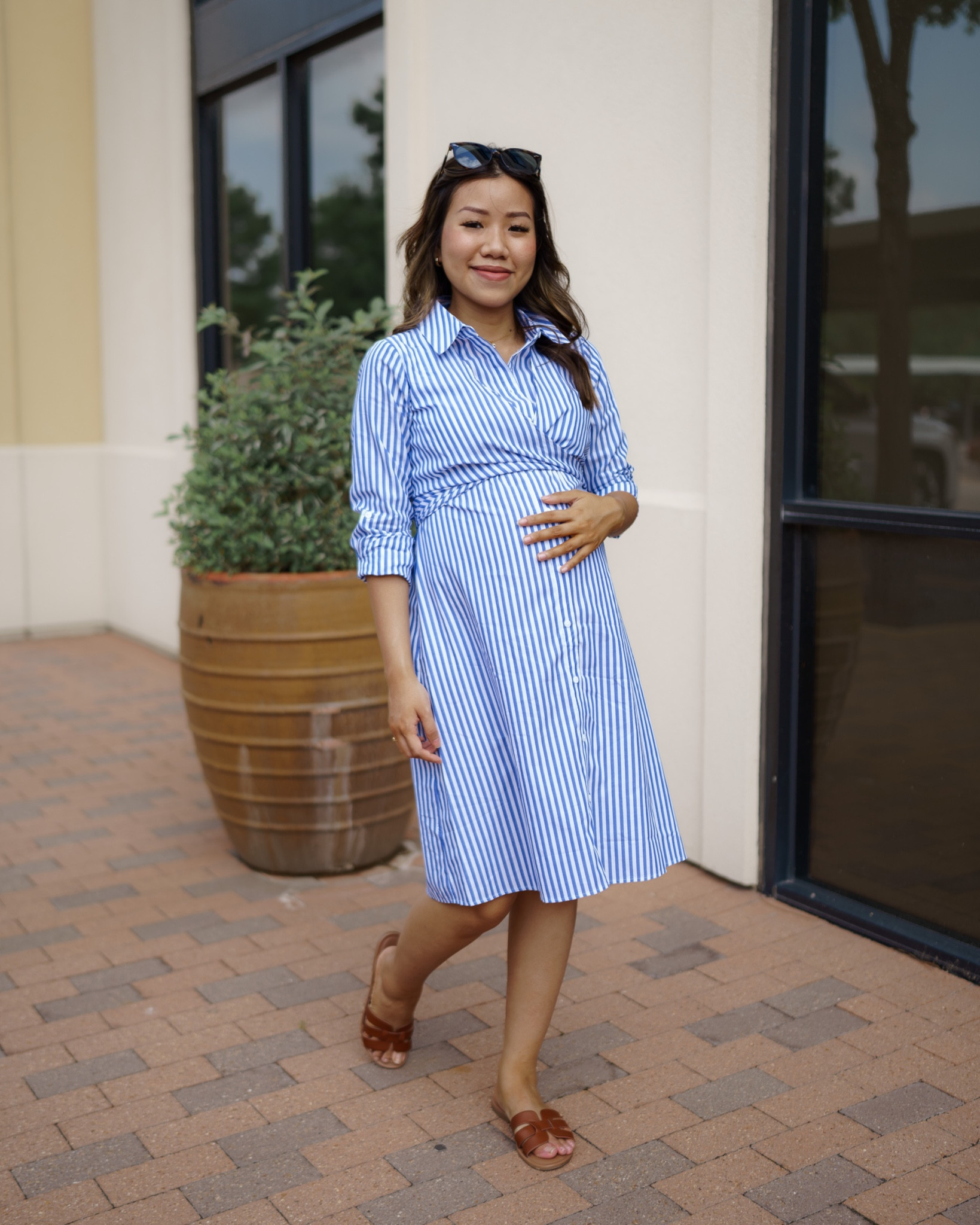 Not every maternity dress is ugly! ☺️ this nursing dress is so chic and versatile. You can wear it to work, travel, vacation, or to a casual event 🫶🏽

I’m wearing size 2

Maternity nursing dress pregnancy outfit maternity dress bump friendly bump style blue striped shirt dress spring outfit summer outfit summer dress



#LTKunder100 #LTKsalealert #LTKbump