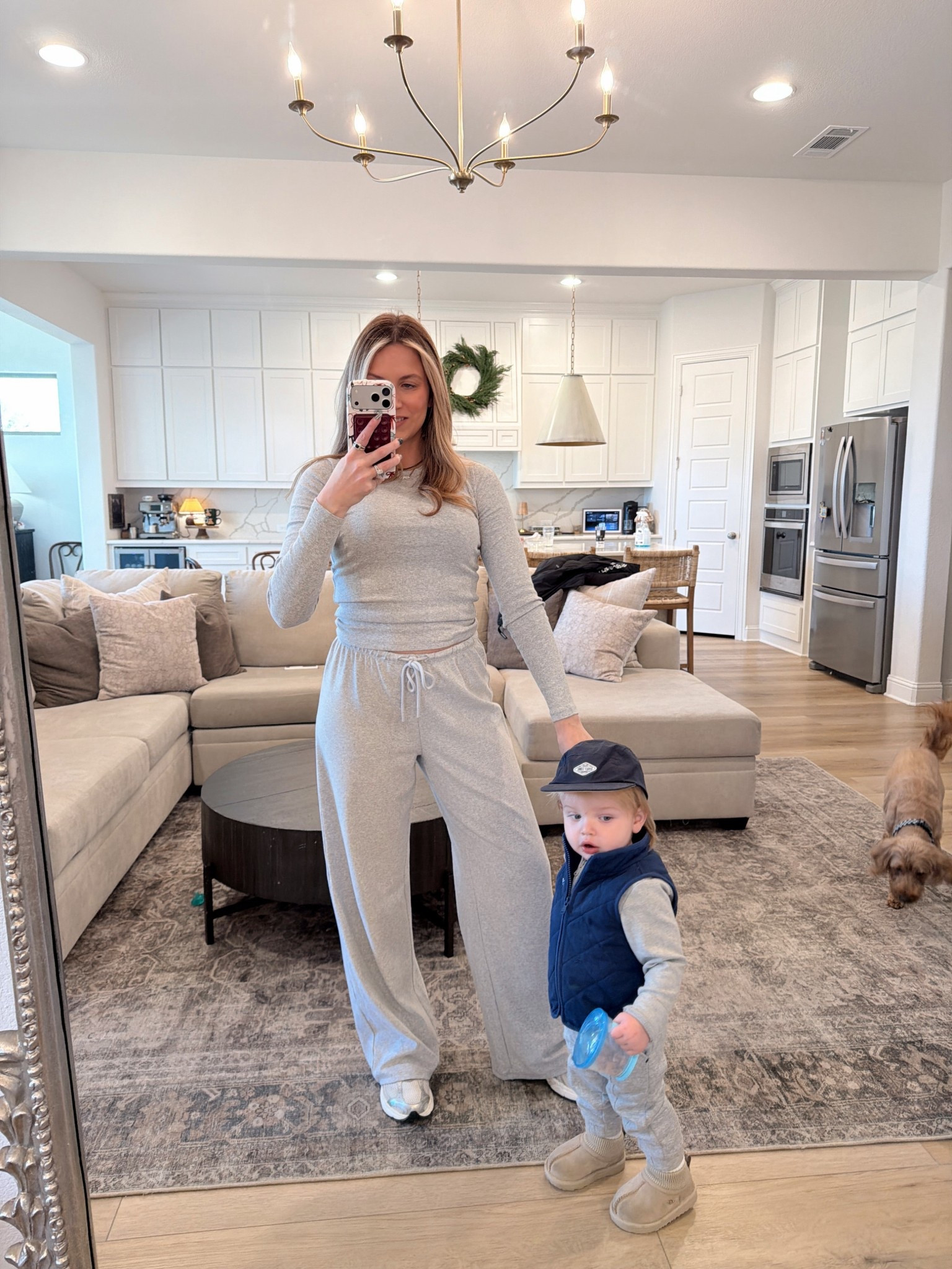 Aritzia mom outfit
Comfy fit
Toddler style 