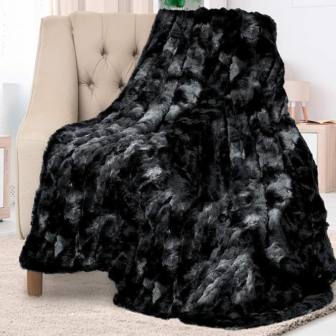 Everlasting Comfort Luxury Faux Fur Throw Blanket - Soft, Fluffy, Warm, Cozy, Plush (Black) | Amazon (US)